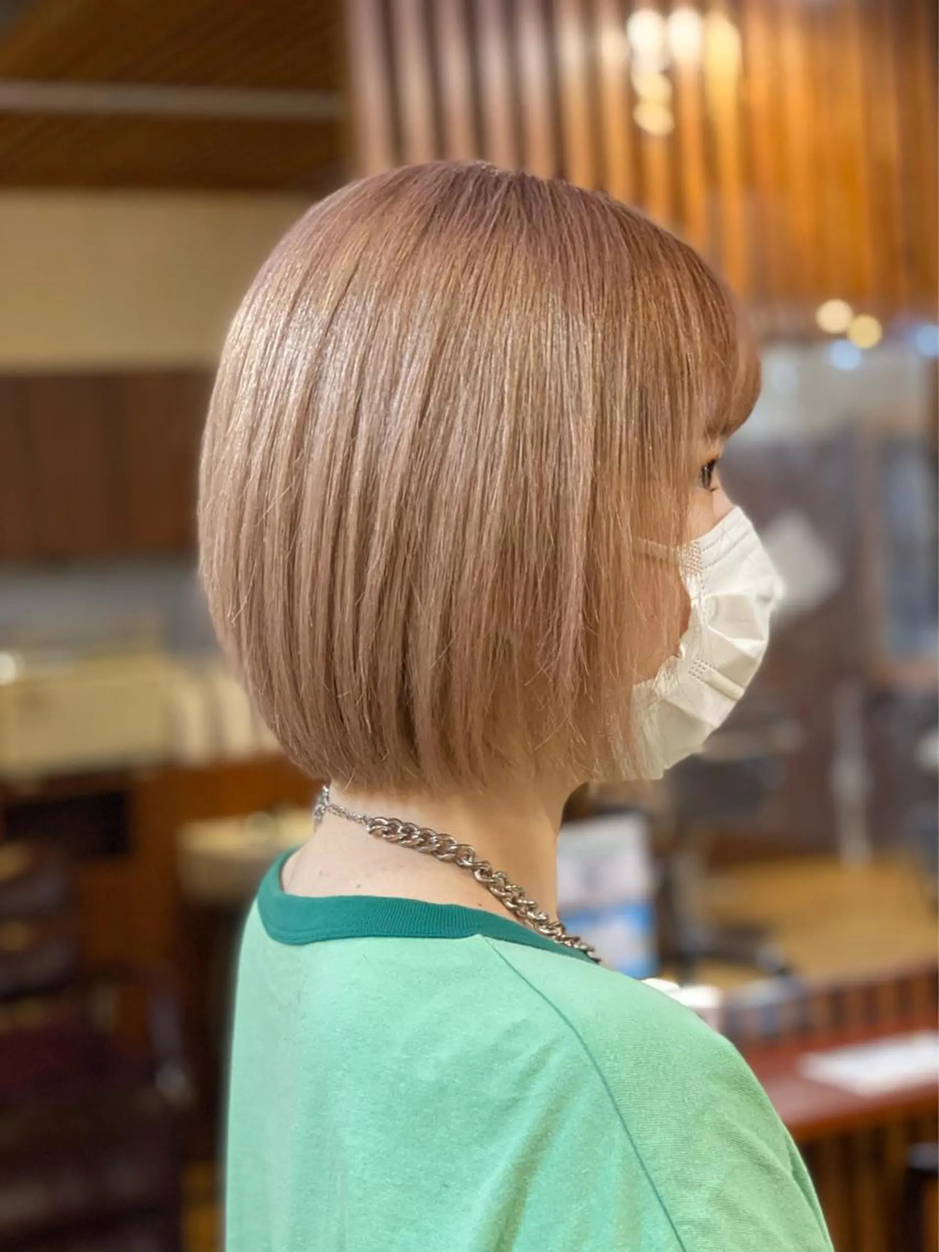ショート カラー ベージュカラー ホワイトベージュ コントラスト バレイヤージュ志鎌のヘアスタイル