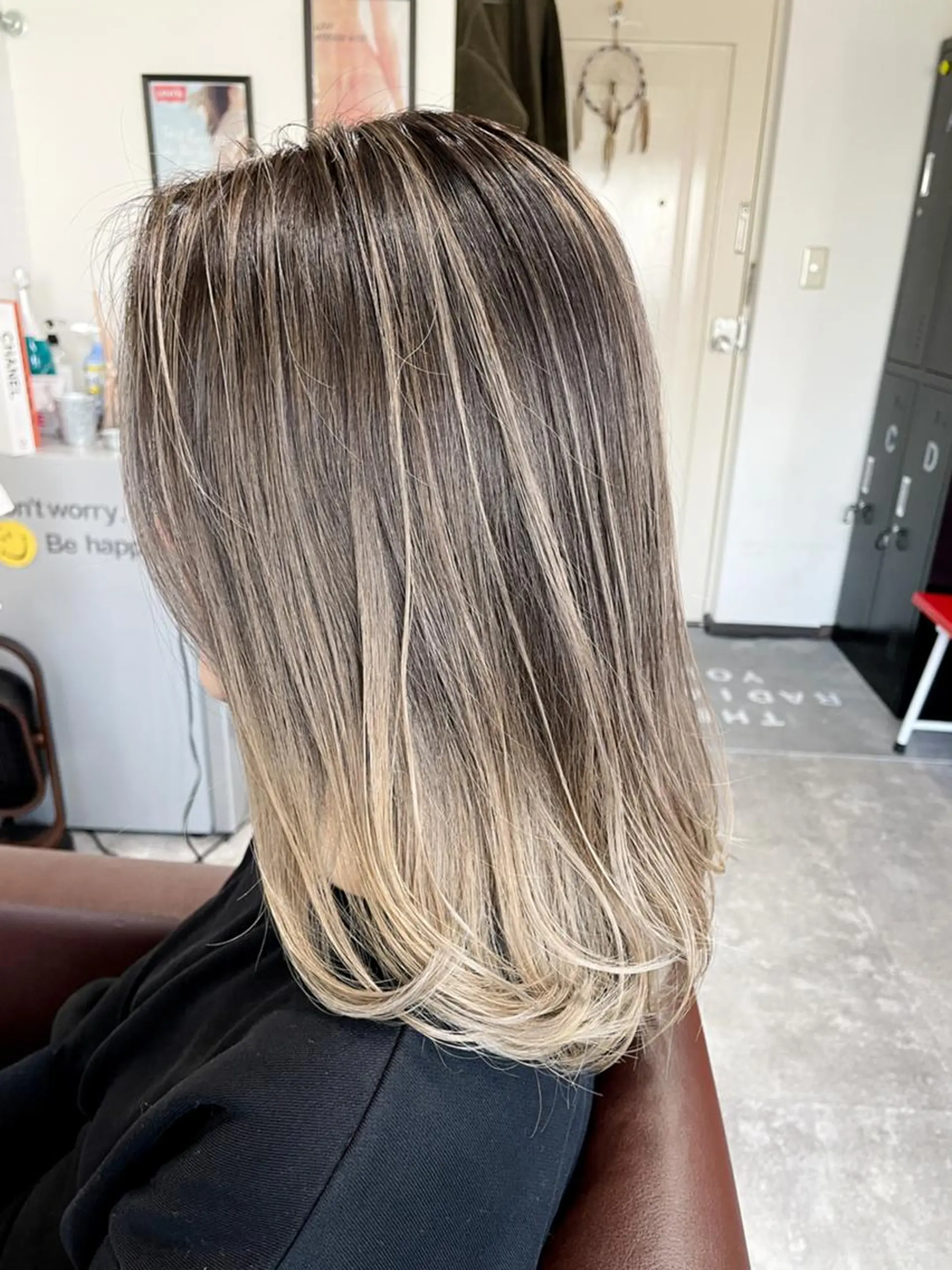 ミディアム カラー バレイヤージュ レイヤーカット ヘアカラー トリートメント WONK. ウォンク 心斎橋のヘアスタイル