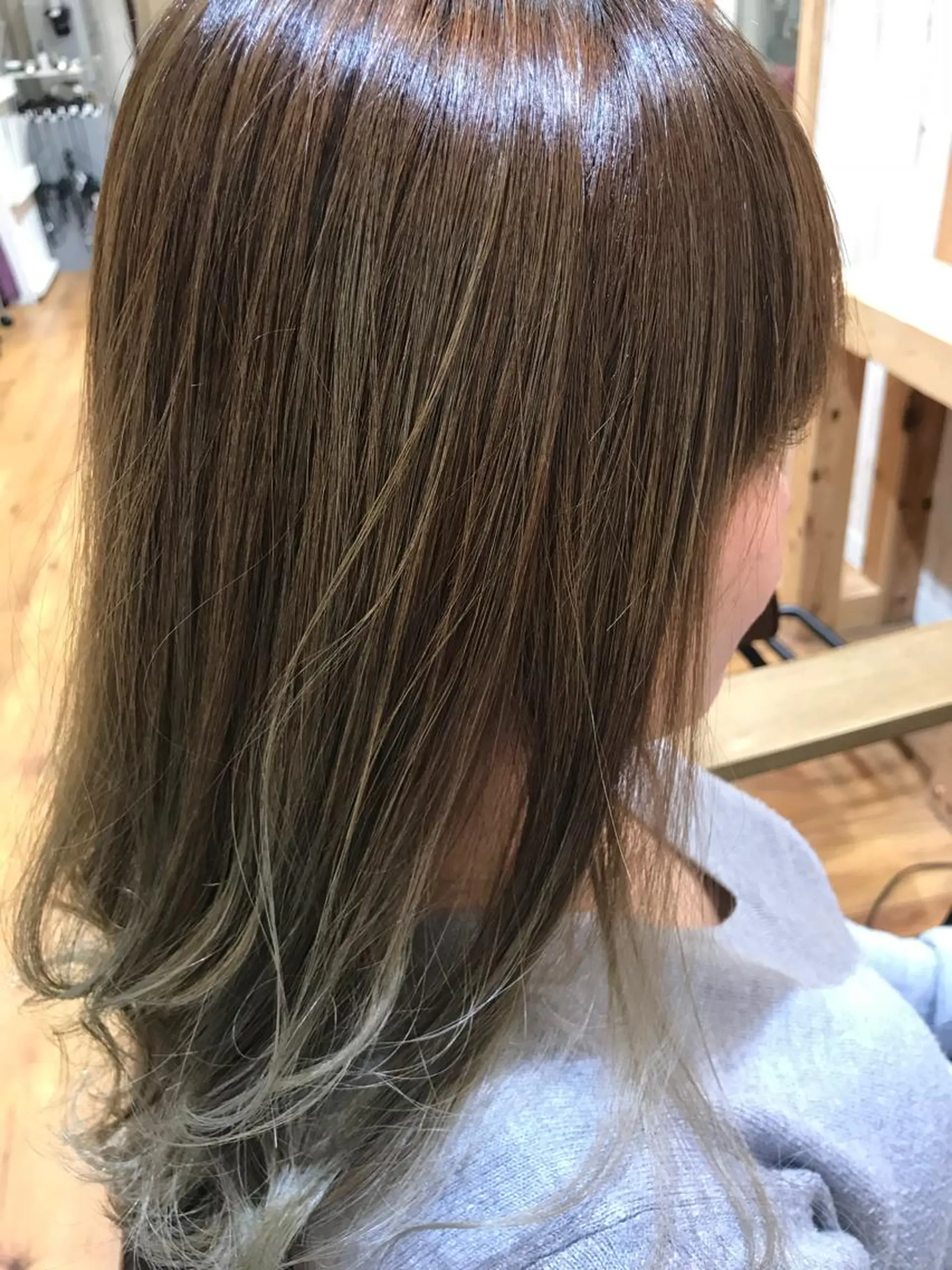 セミロング ヘアカラー 緑地公園美容室 neohairのヘアスタイル