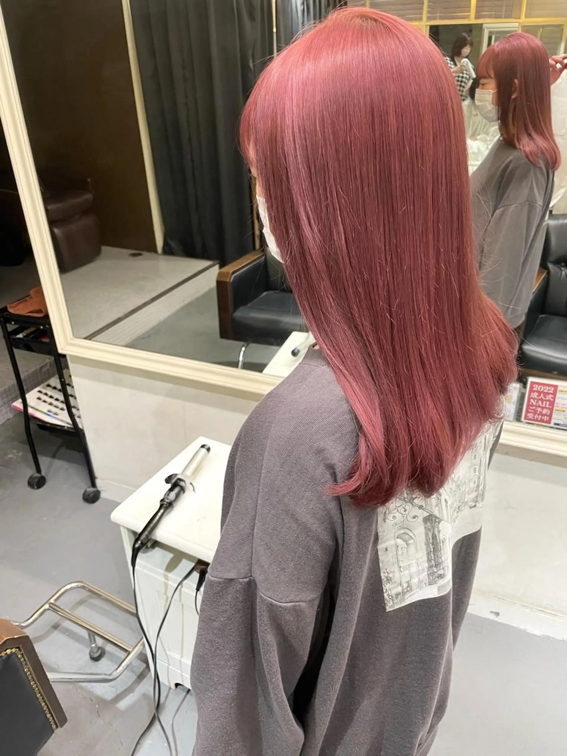 ミディアム カラー ヘアカラー ぱつっとボブ 古家 佑真のヘアスタイル