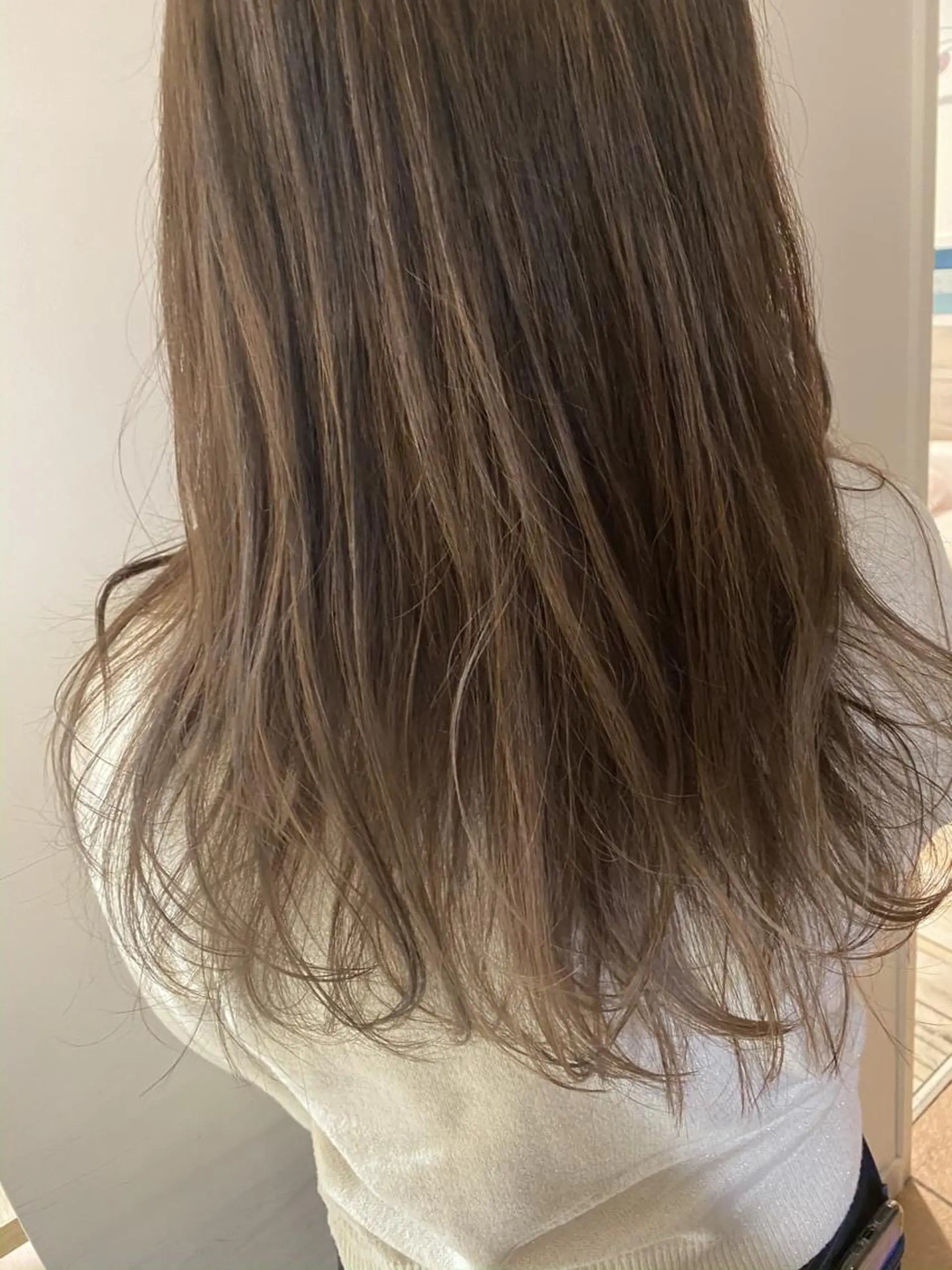 ロング カラー ベージュカラー ハイライトカラー ハイライト 韓国hair ·͜· watanabeのヘアスタイル