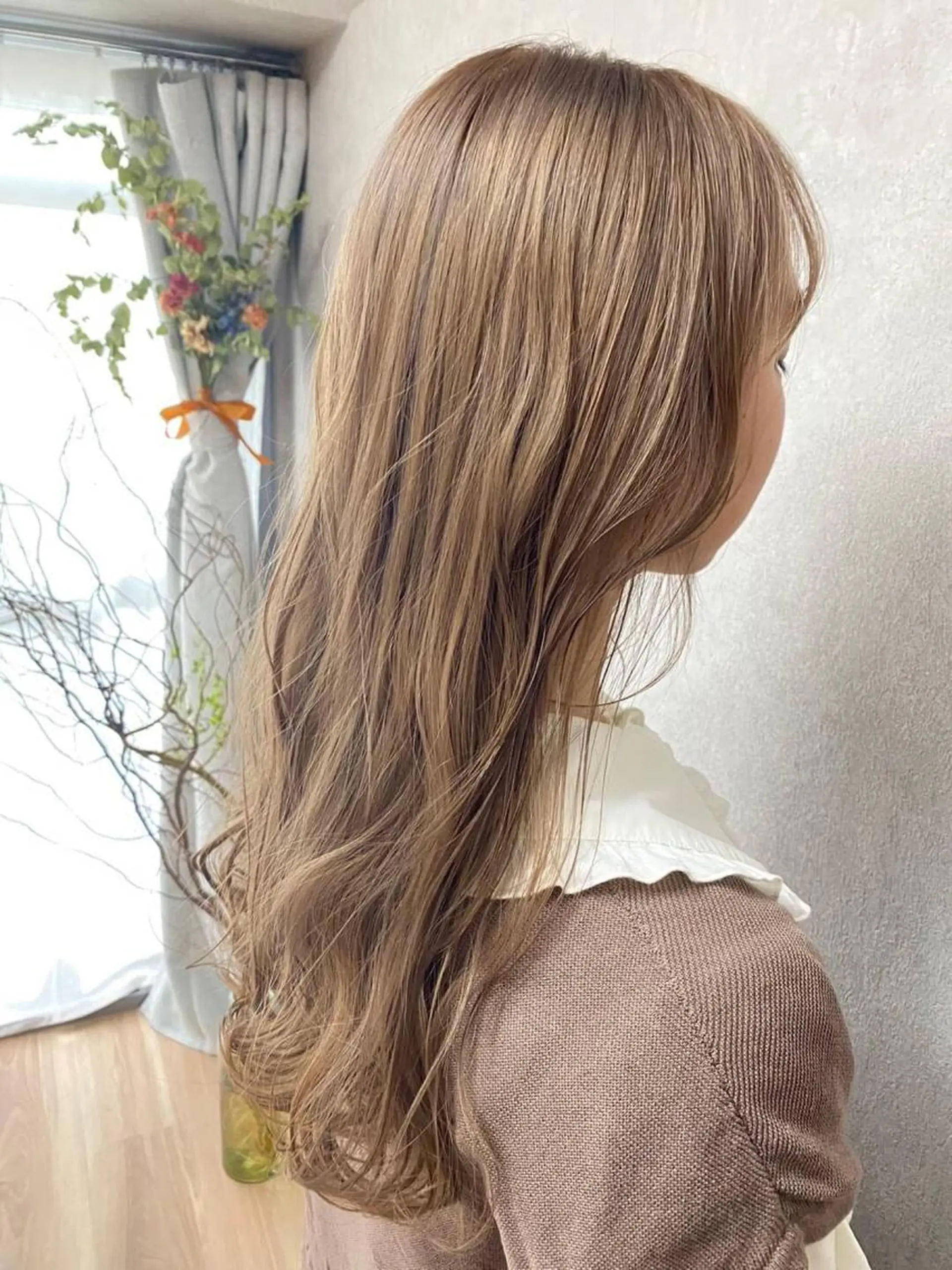 ロング カラー ヘアアレンジ キッズ アディクシーカラー バレイヤージュ ミストバング ベージュカラー 黒髪 カラー特化サロン Eir心斎橋のヘアスタイル