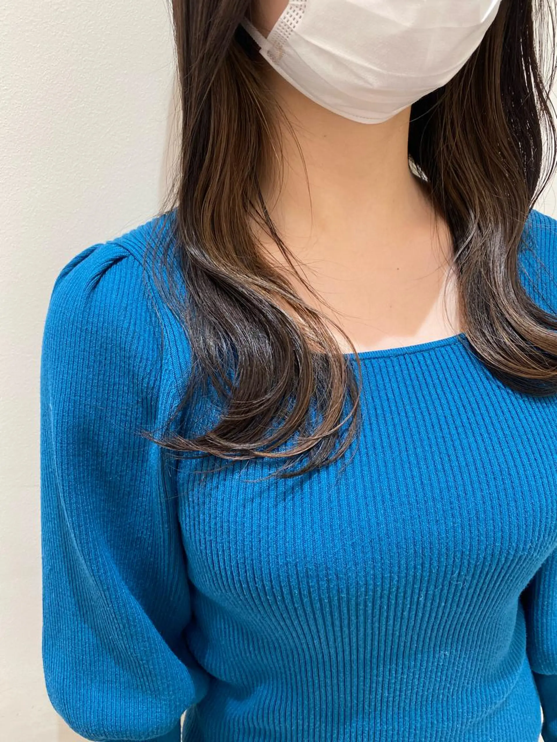 セミロング カラー カット ヘアカラー トリートメント プレイングカラー🤍 細めハイライトのヘアスタイル