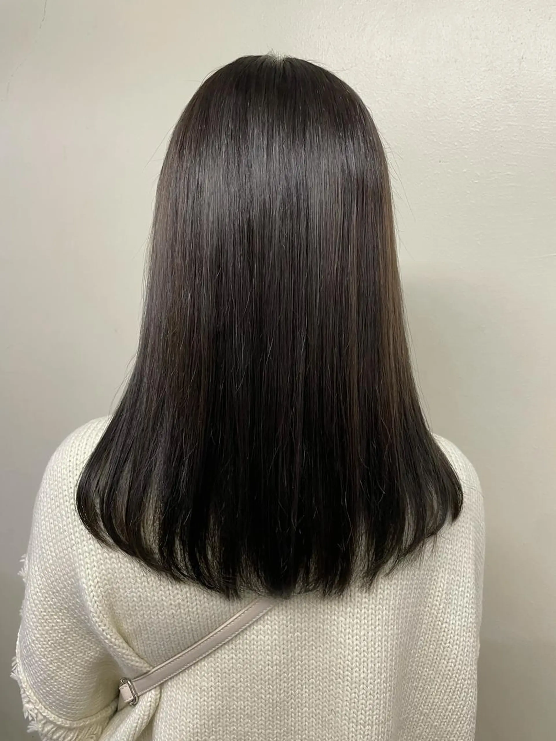 セミロング カット 縮毛矯正 トリートメント 髪質改善×METEO 店長 貞松直也のヘアスタイル