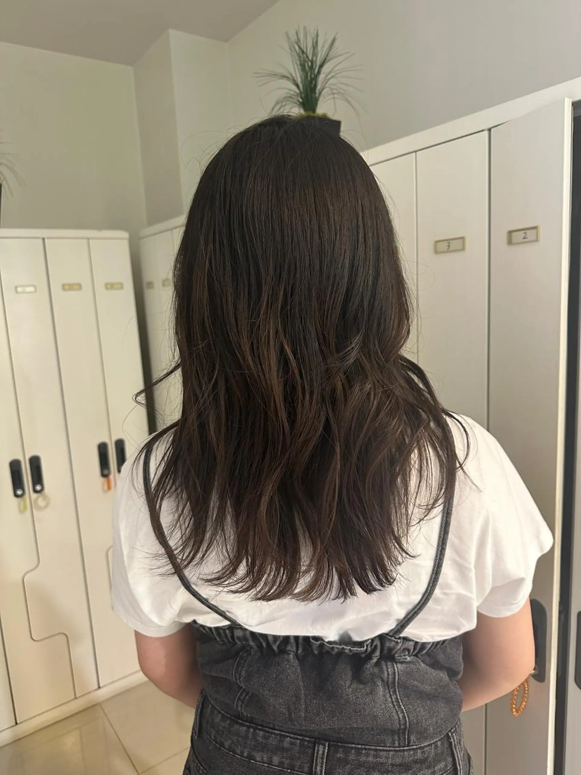 セミロング 木曜日空きあり‼️ に合わせスタイル👍のヘアスタイル