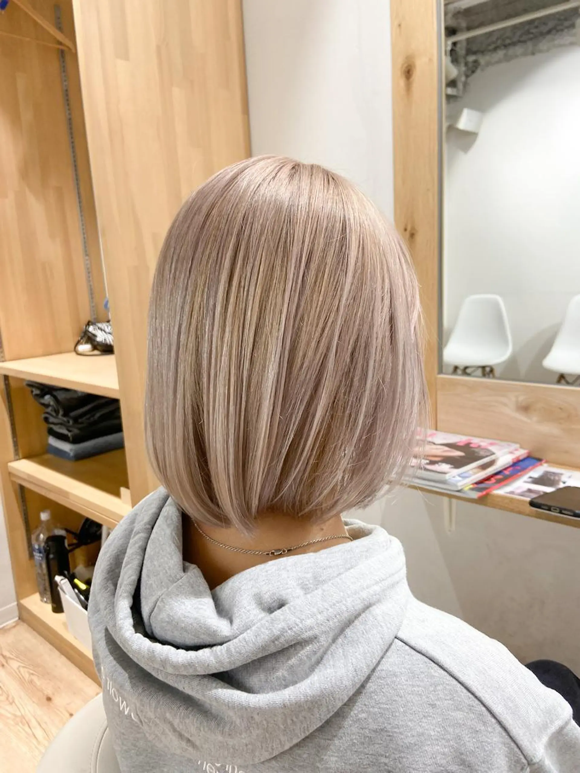ショート カラー 切りっぱなしボブ ショートボブ バレイヤージュ ブリーチ デザインカラー ヘアカラー Kensho 京都駅 ケアブリーチのヘアスタイル