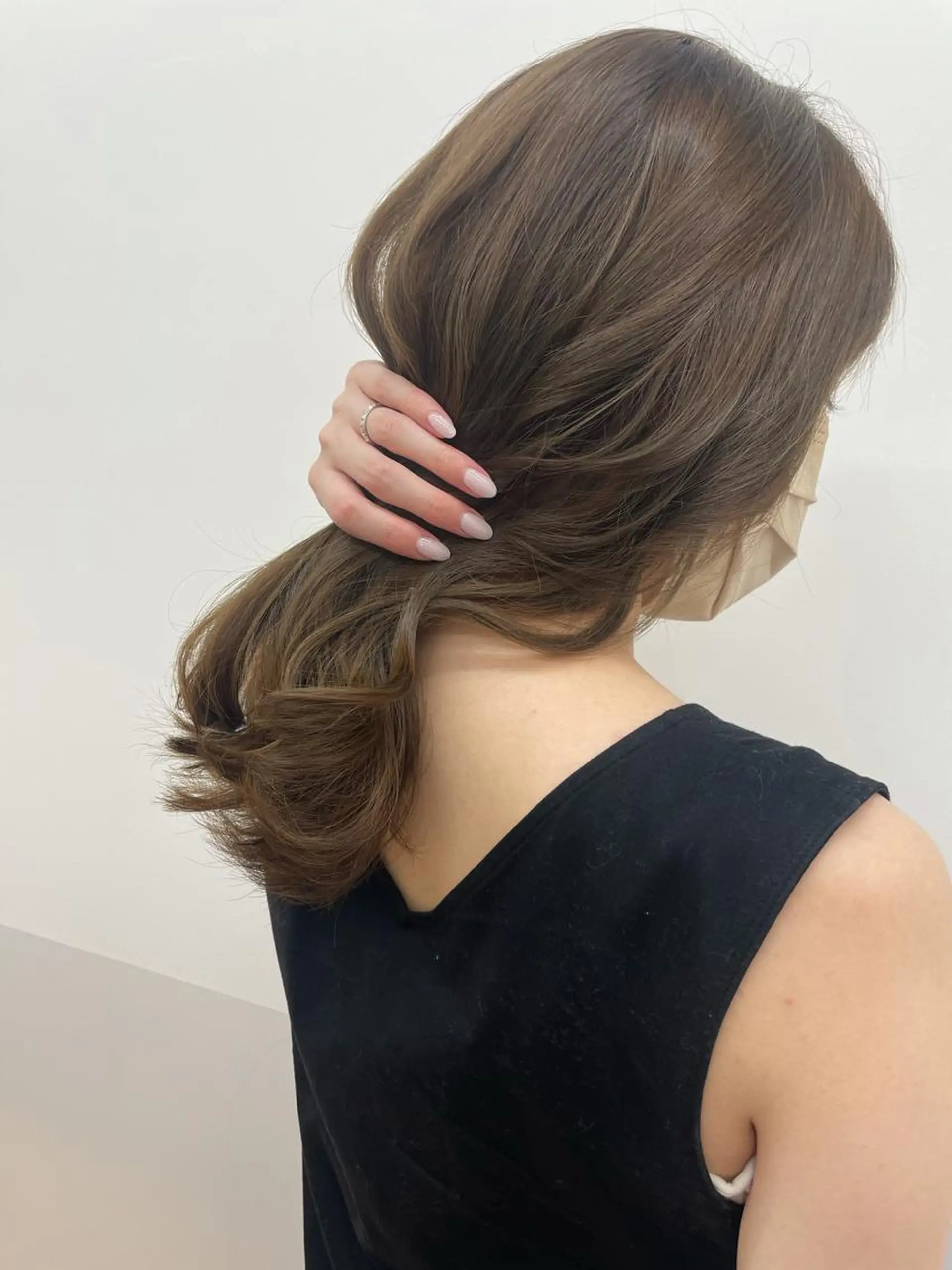 セミロング カラー ベージュカラー HARUNA🤍 色持ち良いツヤ髪のヘアスタイル