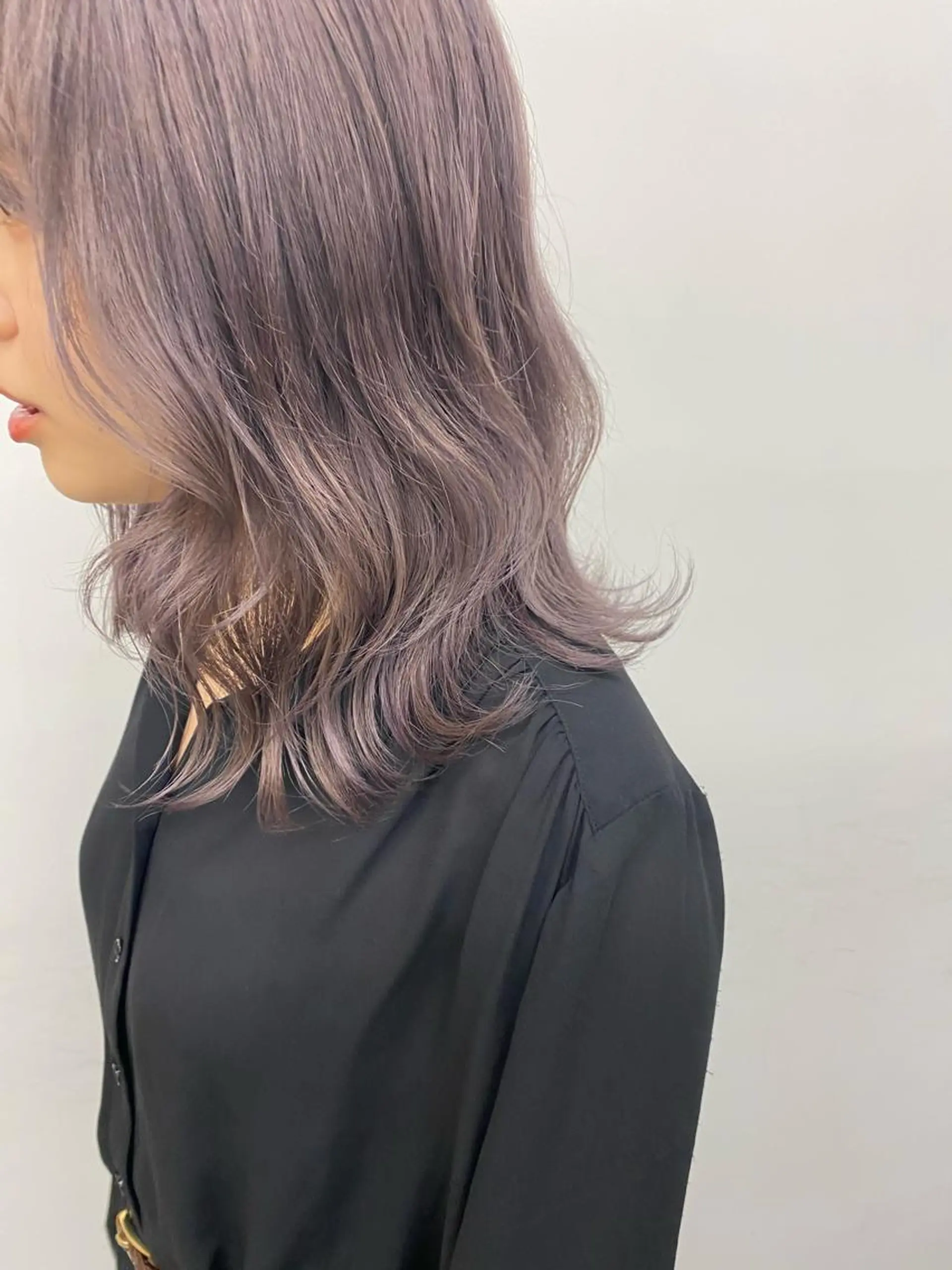 ミディアム カラー ブリーチ ラベンダーカラー RAYGLOW  by Headlight 東海店所属・海外ヘア スタイルRIOのヘアスタイル