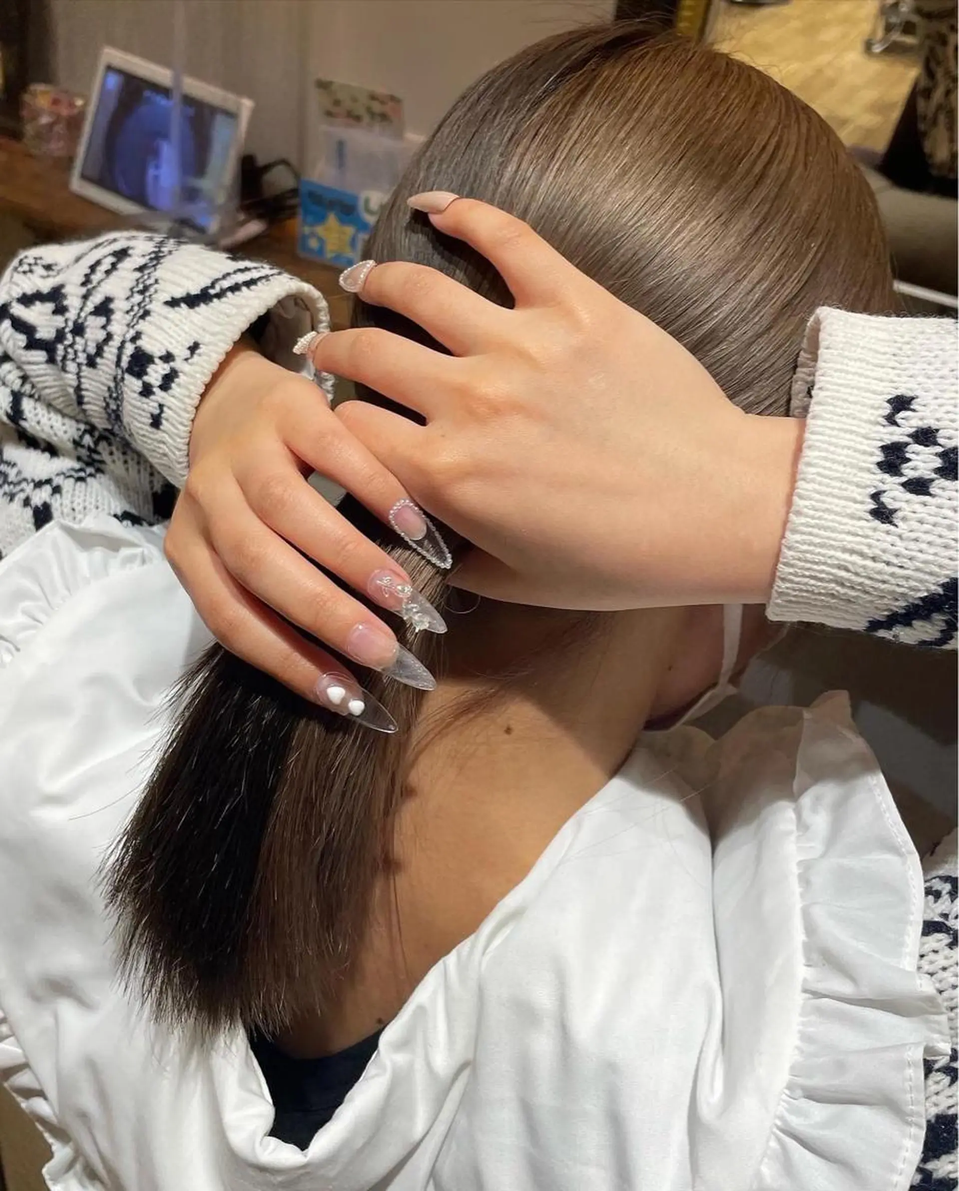 カラー 栗林 茉那のヘアスタイル
