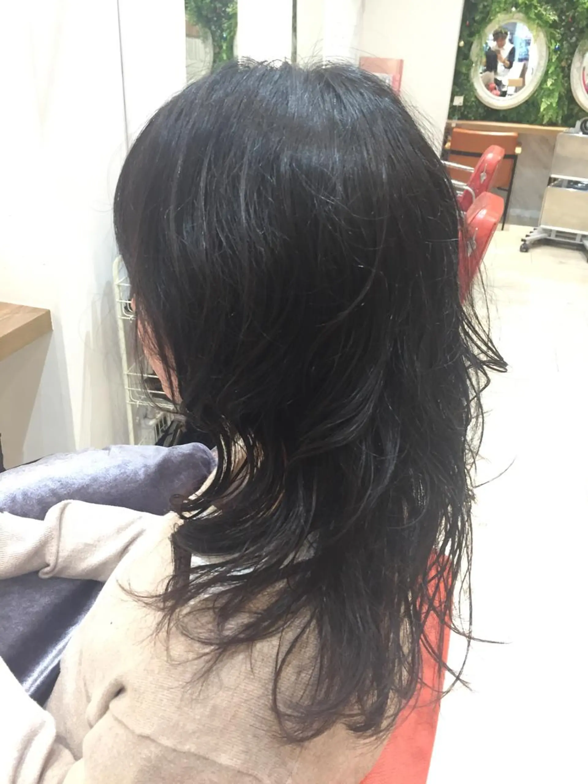 ロング パーマ 吉岡 三四朗のヘアスタイル