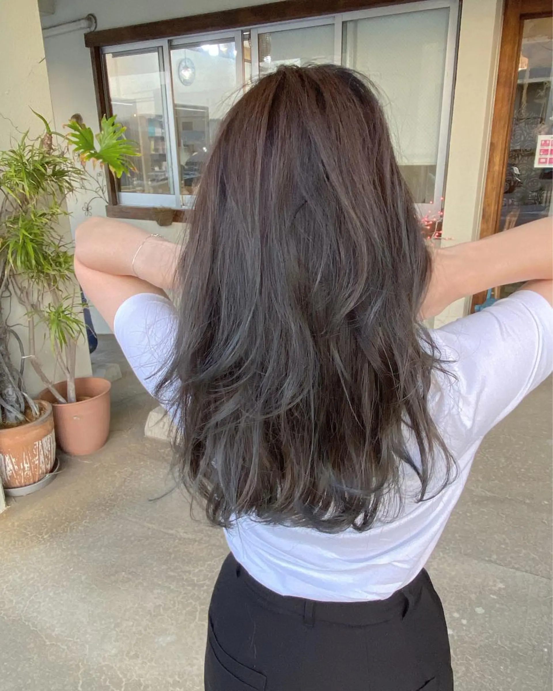 ミディアム カラー バレイヤージュ レイヤーカット カット ヘアカラー grand juteのヘアスタイル