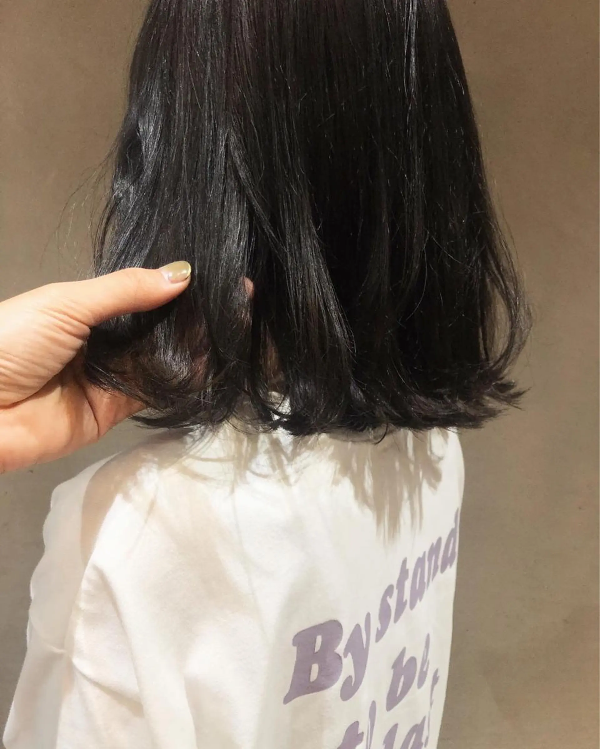 ミディアム カラー ヘアアレンジ 黒髪 グレーブラック 韓国風ヘア カット ヘアカラー トリートメント 酸性縮毛矯正🧴韓国 レイヤー/髪質改善のヘアスタイル