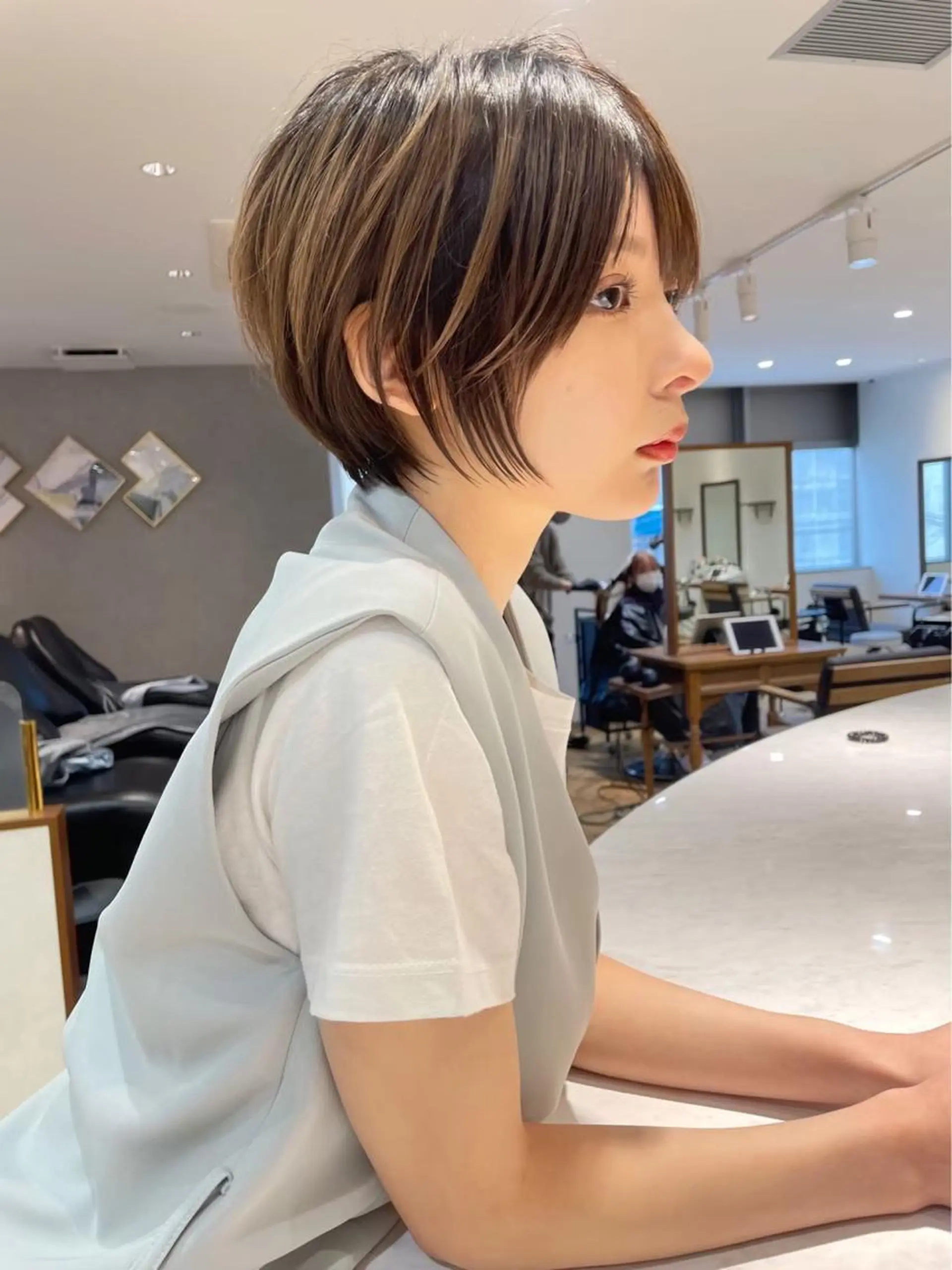 ショート ショートボブ ボブ 顔周りカット ショートヘア 小顔カット カット ヘアカラー トリートメント 💛美髪ハイトーン LEON🩶のヘアスタイル