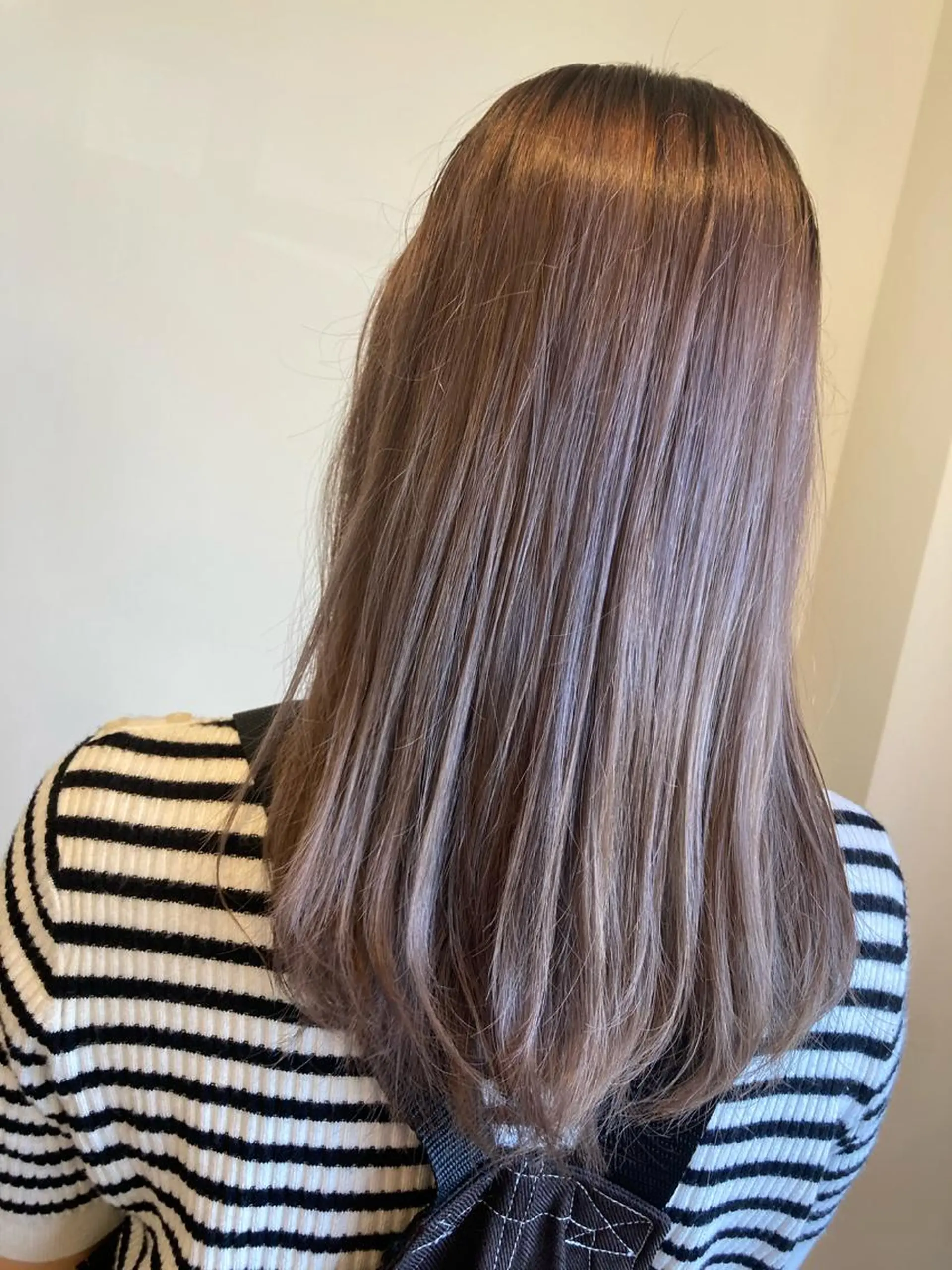 ロング カラー アッシュ ヘアカラー 小島 千夏のヘアスタイル