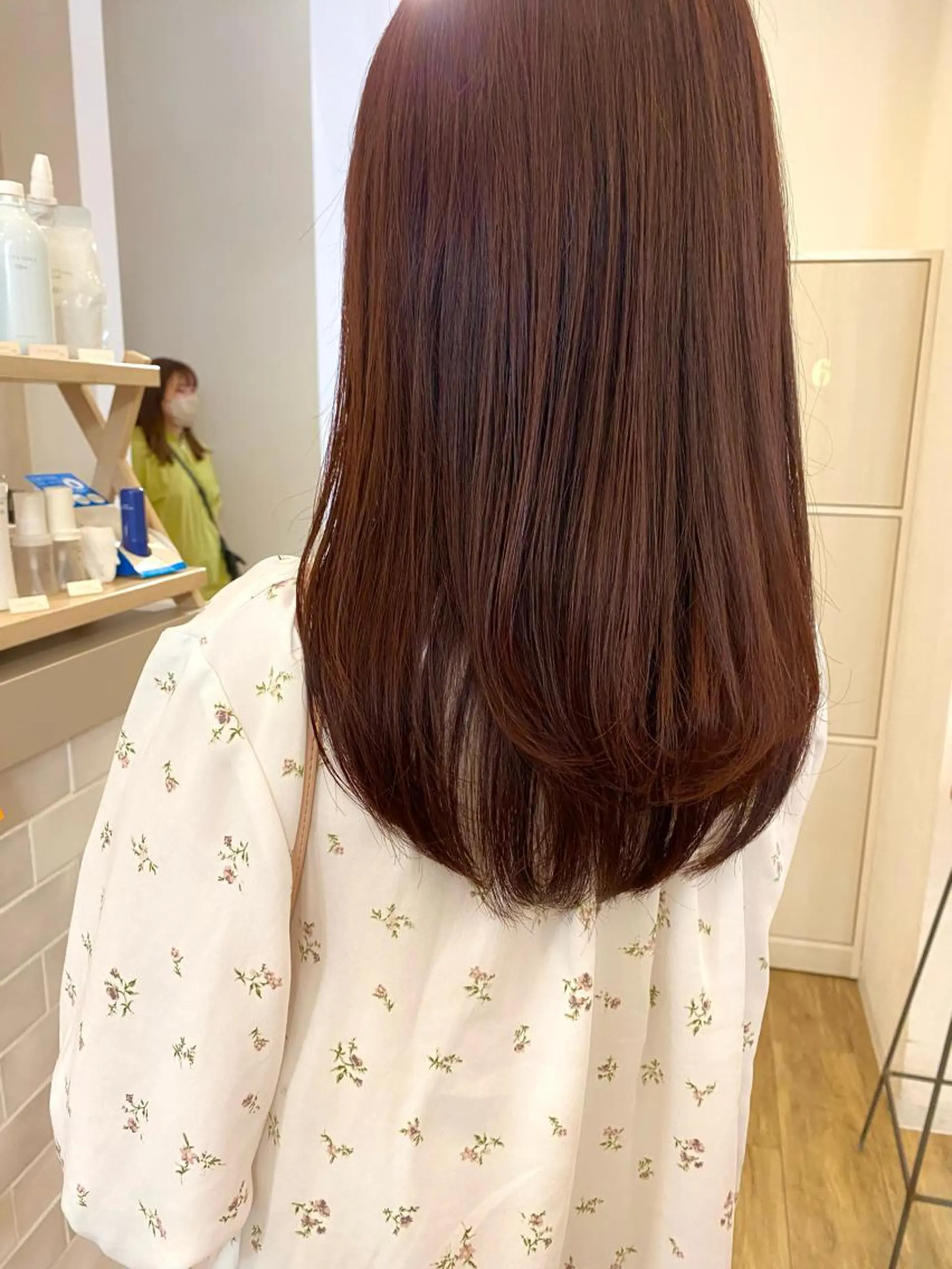 ロング カラー ロングレイヤー ブラウンカラー ピンクカラー ピンクブラウン レイヤーカット 永田 彩華のヘアスタイル