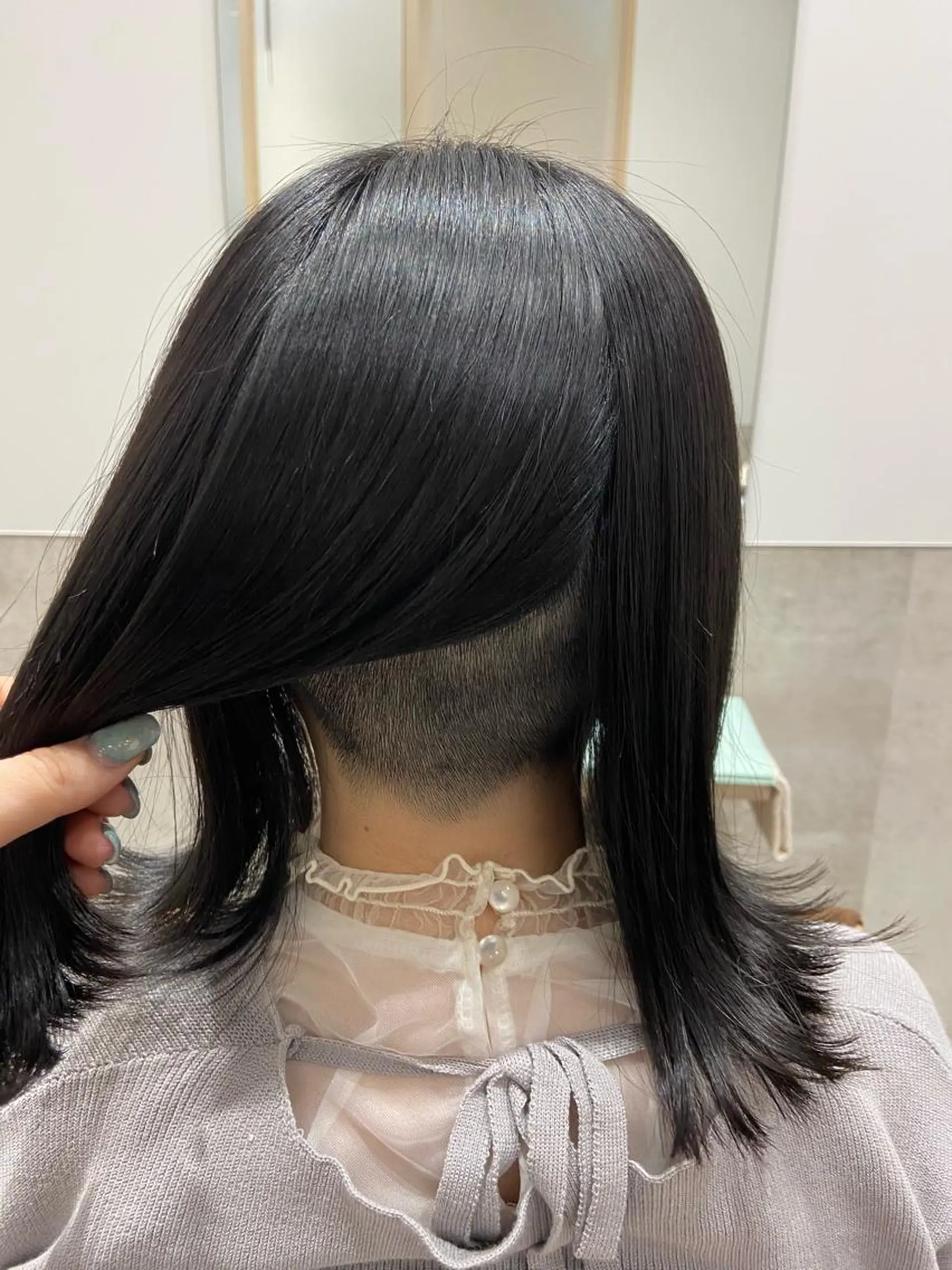 ミディアム カラー GO TODAY SHAiRE SALON 名古屋パルコ店所属・しみず さきのマツエク・マツパデザイン