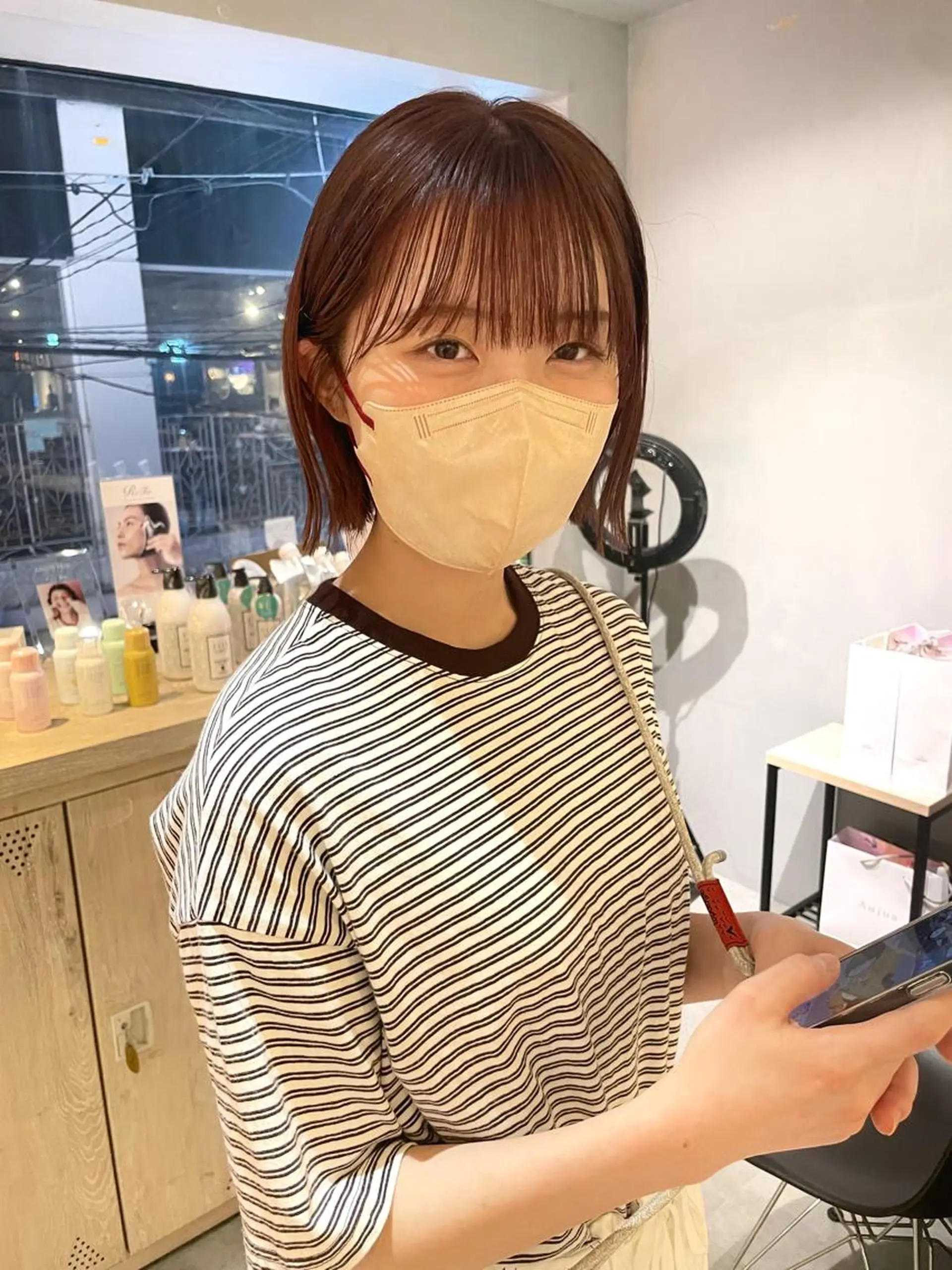 ショート カラー ぱつっとボブ 古家 佑真のヘアスタイル