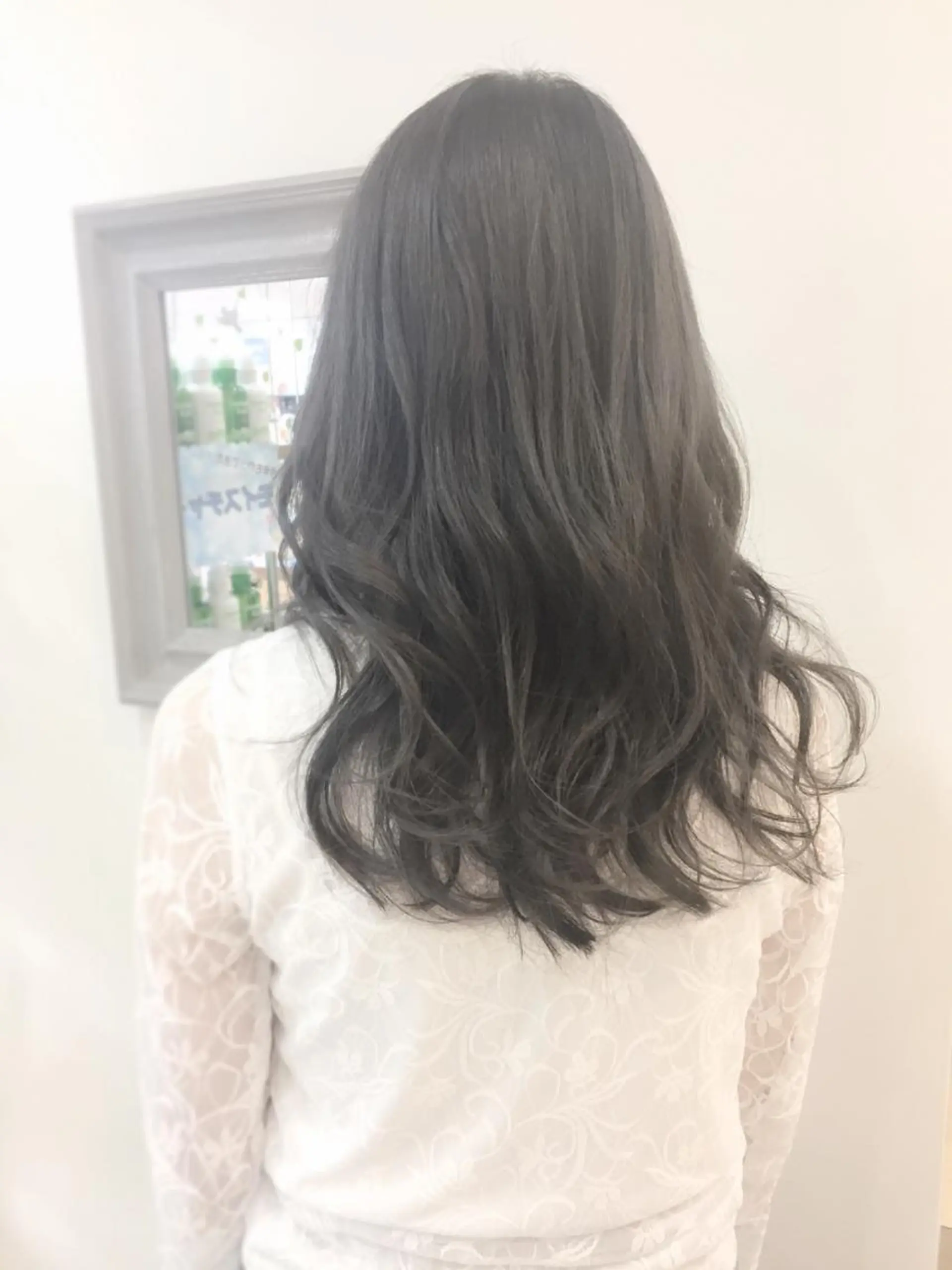 ロング カラー グレージュ 中村 卓也のヘアスタイル
