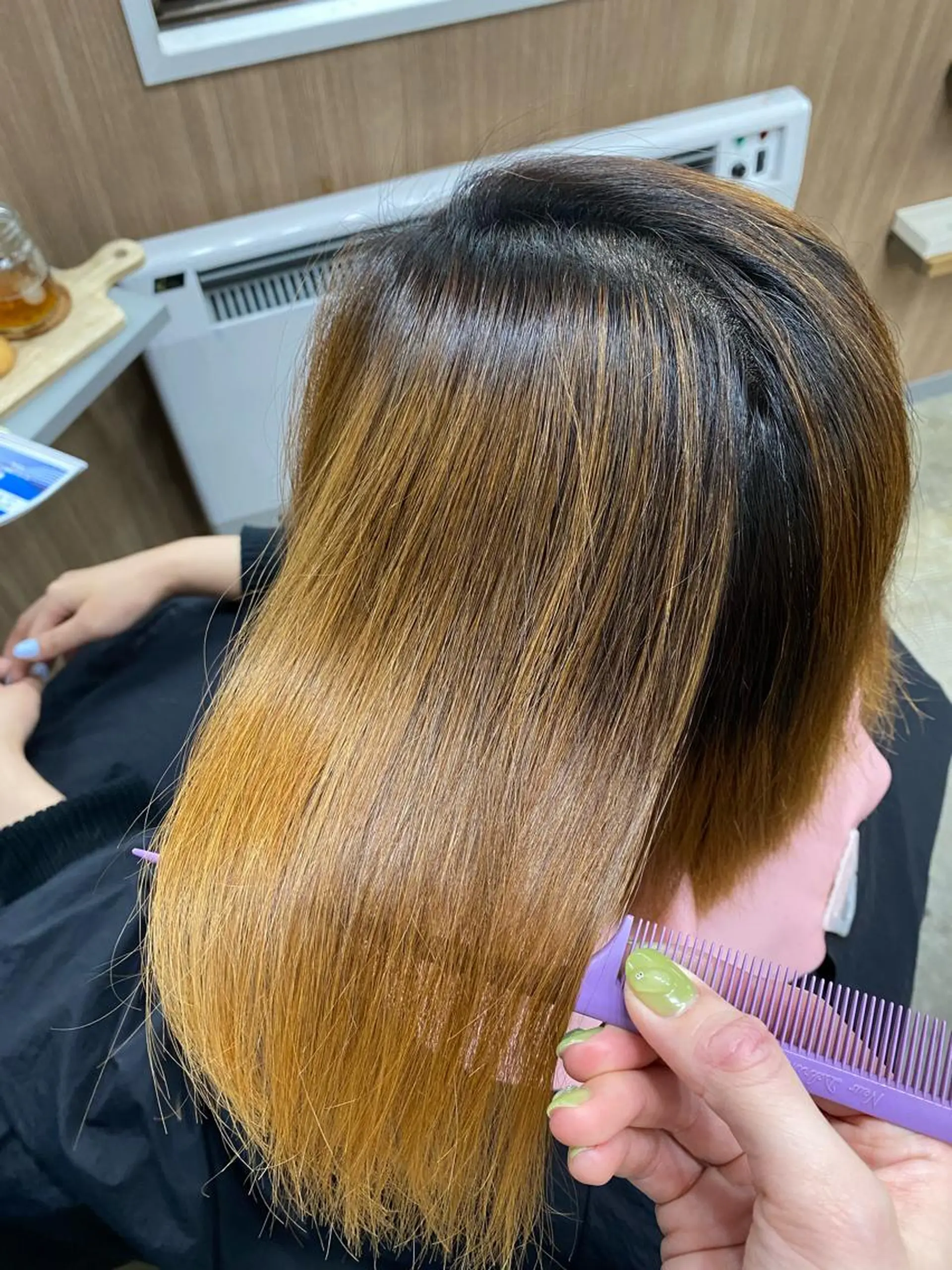 セミロング SOAR所属・【髪質改善・コテ巻き パーマ】　長浜千紘のヘアスタイル
