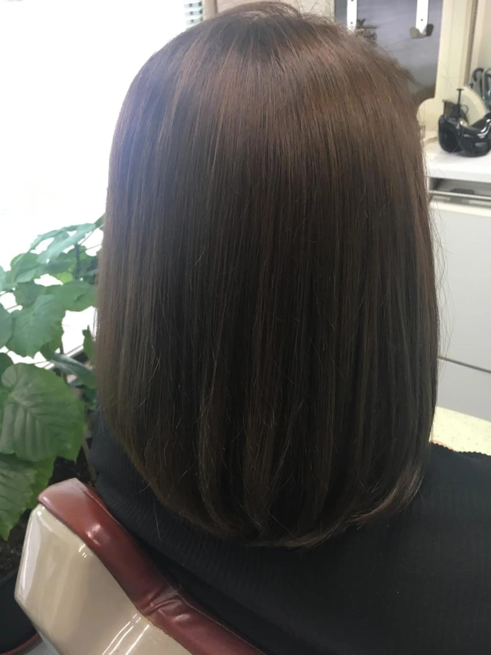 ミディアム アッシュ カット ヘアカラー トリートメント ストウ ナナエのヘアスタイル