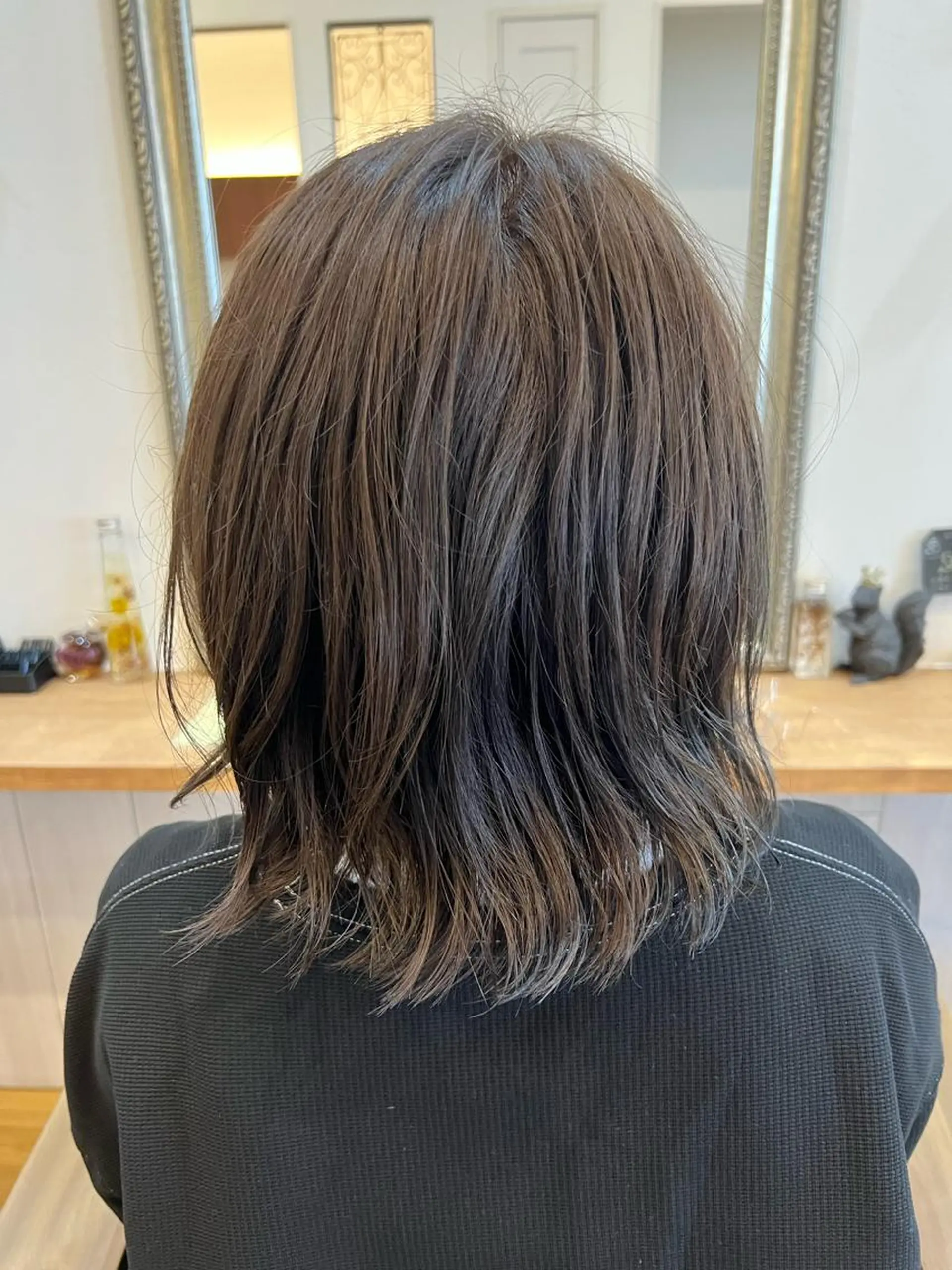 ミディアム カラー アッシュ アッシュブラウン ブラウンカラー 美容室Class所属・🐰ハイトーンカラー 畠山　渡🐰のヘアスタイル