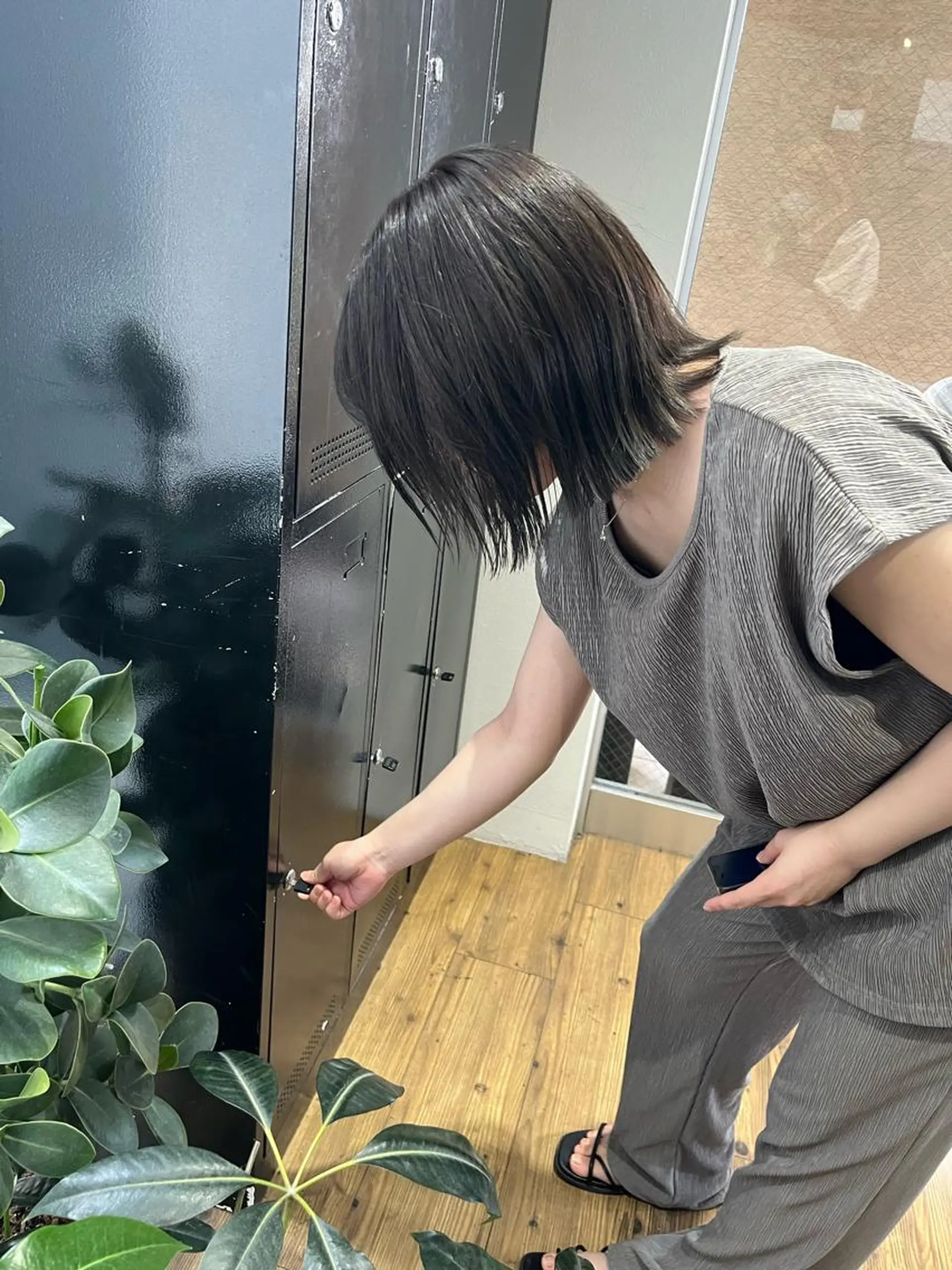 ショート カラー 切りっぱなしボブ ボブ カット ミルクティーベージュ 🌿店長　清水ひとみのヘアスタイル