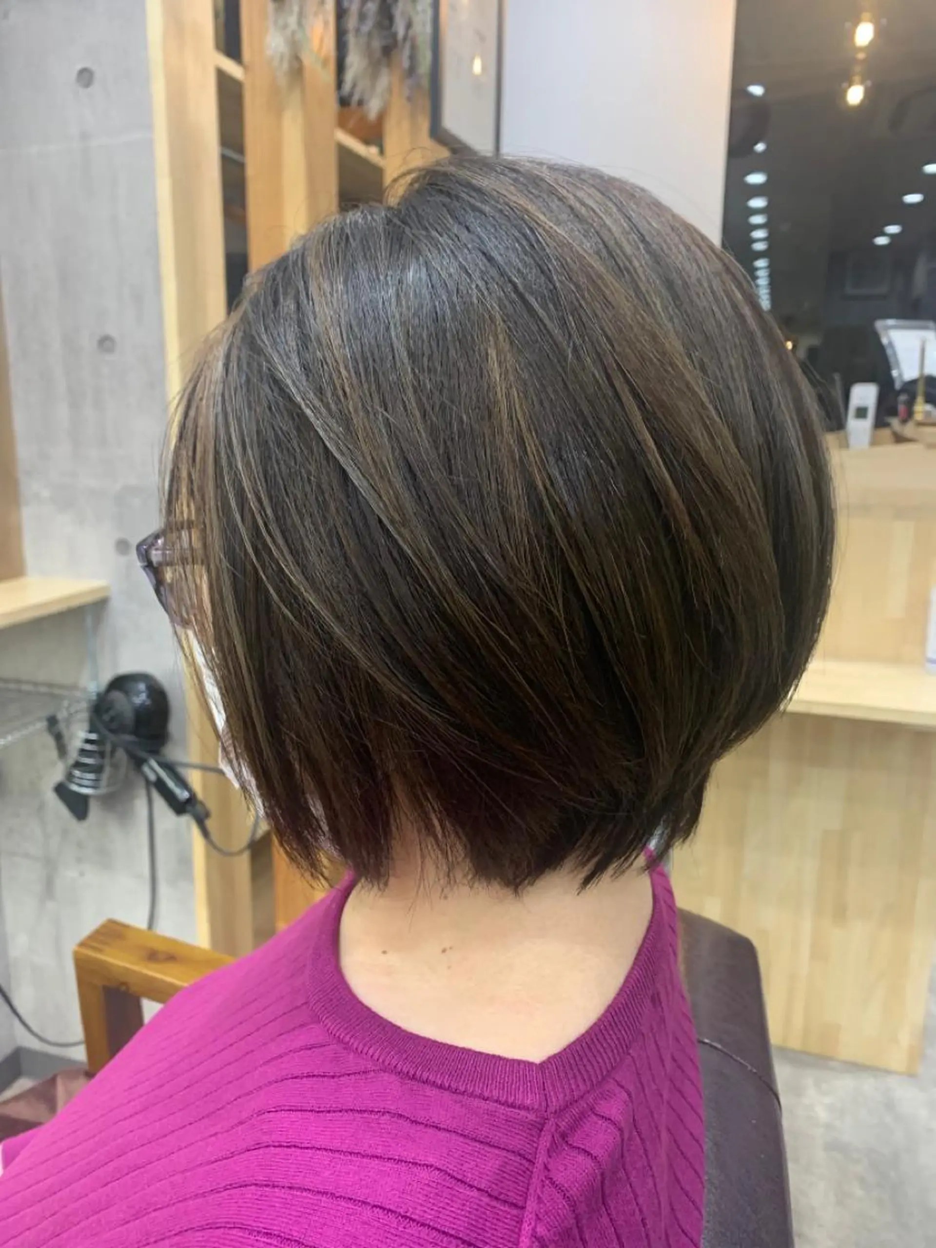 ショート カラー バレイヤージュ ブリーチ ケアブリーチ ダブルカラー イヤリングカラー ヘアカラー hair salon mementoのヘアスタイル