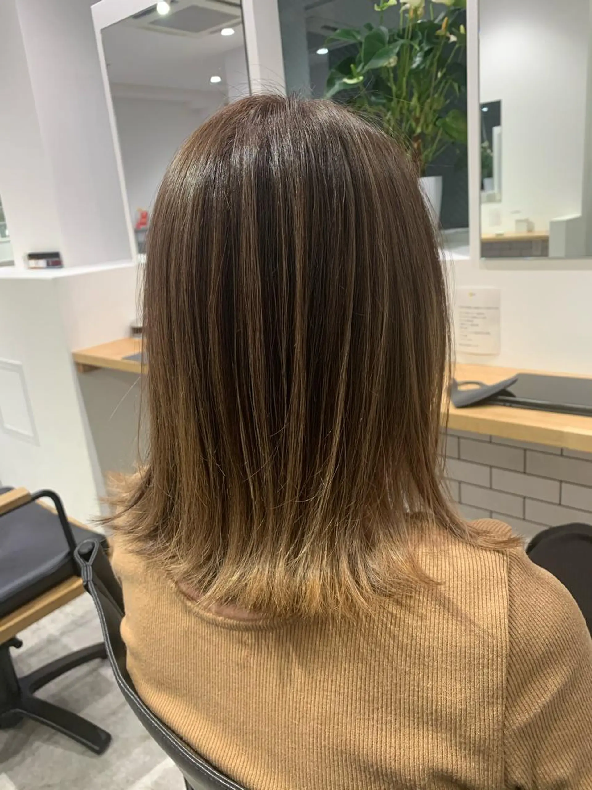 ショート ヘアカラー 大人レイヤー ヨシミカズヤのヘアスタイル