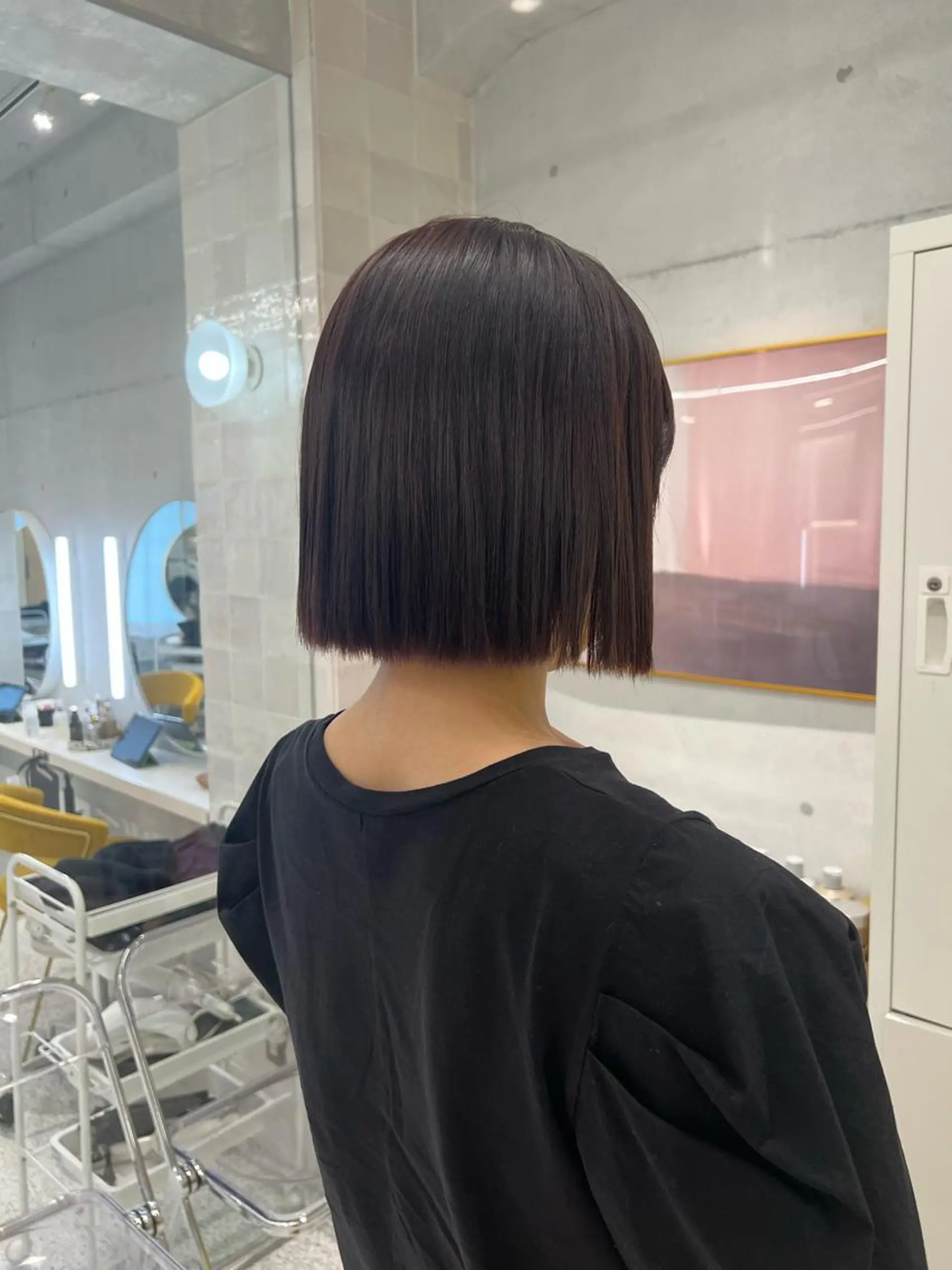 ショート カラー 切りっぱなしボブ ブリーチ ブラウンカラー カシス 透明感カラー ヘアカラー トリートメント 韓国ヘア☁️ mitsukiのヘアスタイル