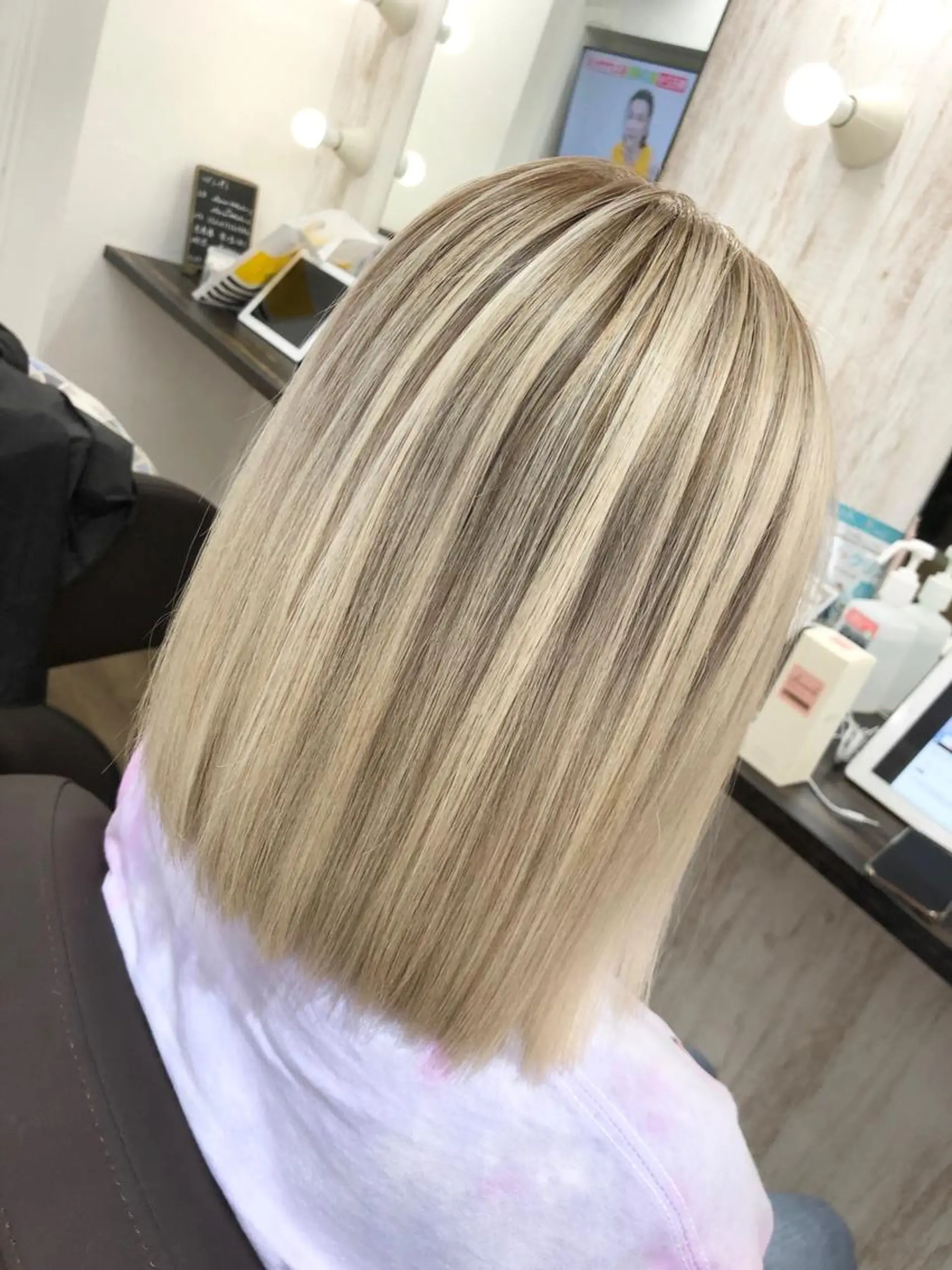 セミロング カラー バレイヤージュ グラデーションカラー レイヤーカット プライベートサロン LyoN/RYOTAのヘアスタイル