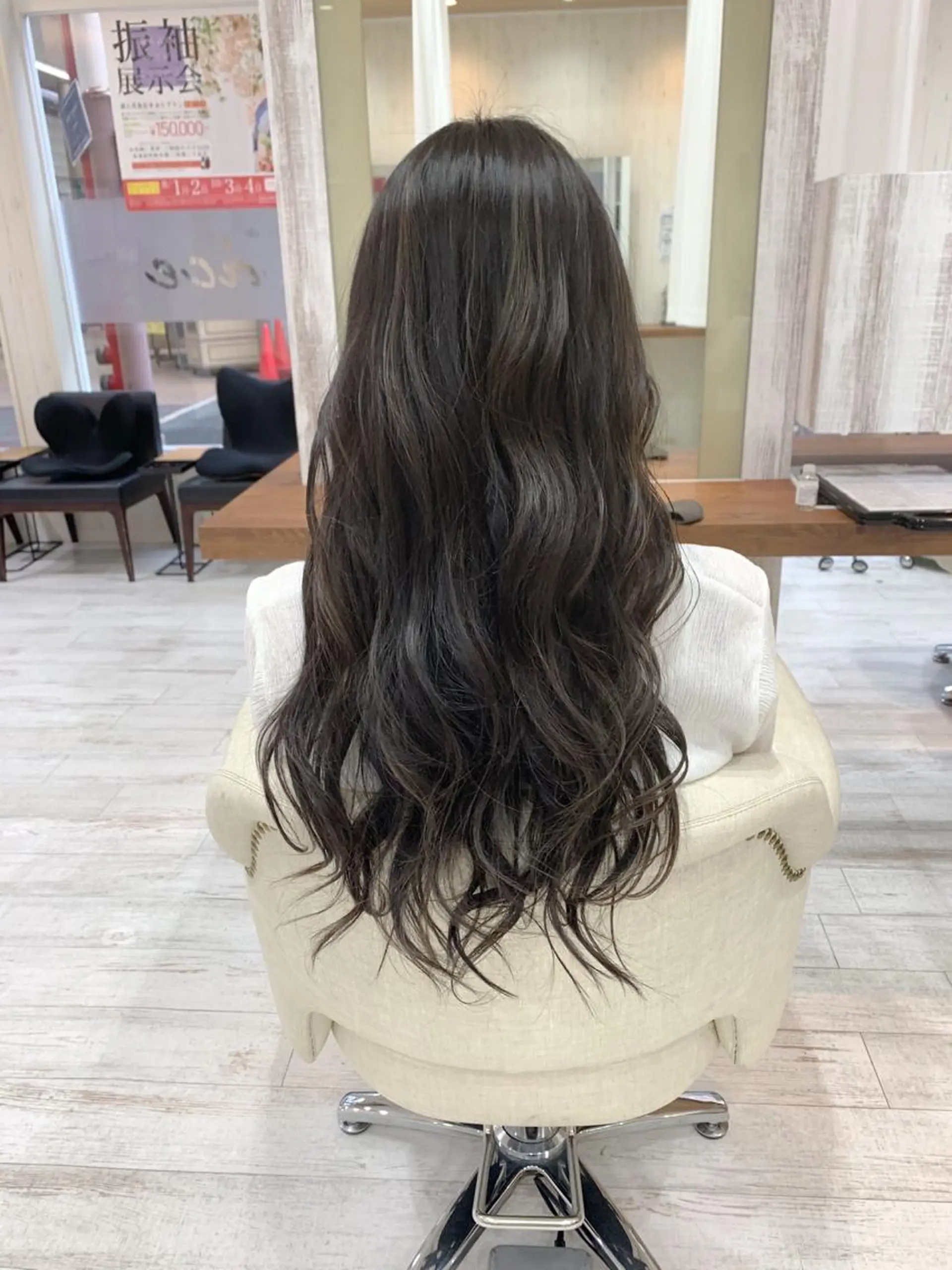 ロング アッシュ アッシュグレー ハイライト brace 立花のヘアスタイル