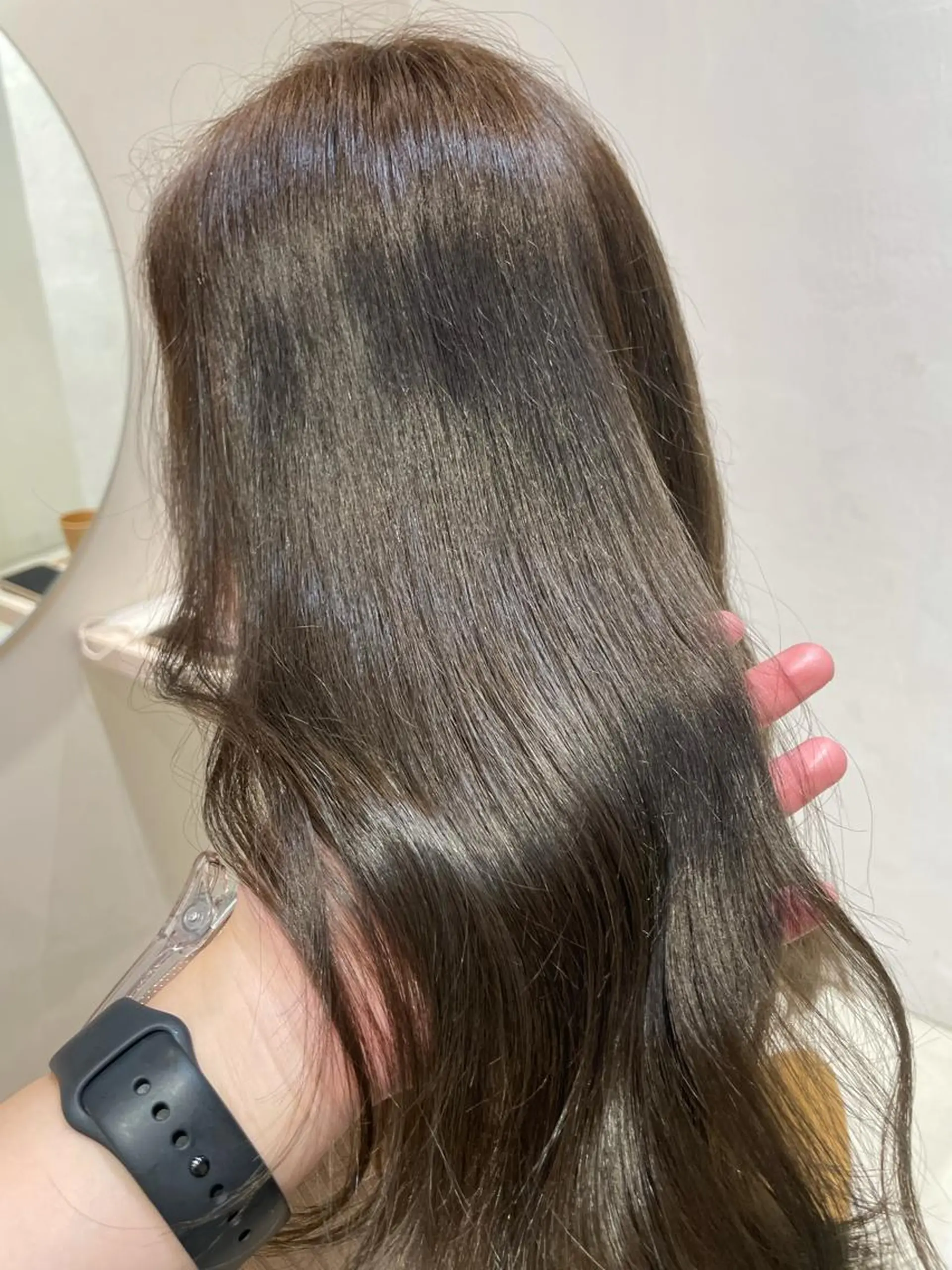 カラー 若月 あやかのヘアスタイル