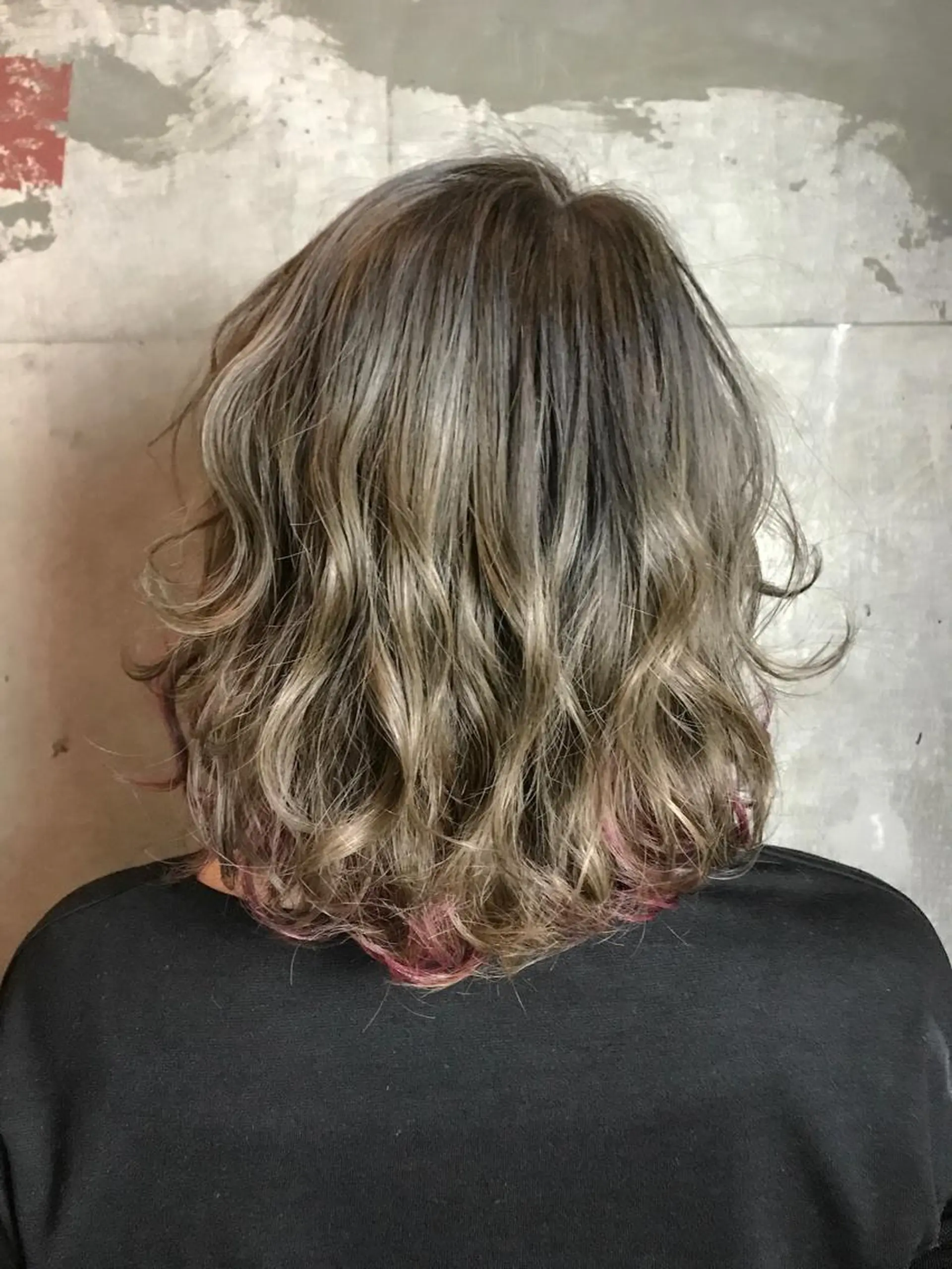 ミディアム カラー パーマ ヘアアレンジ インナーカラー 今井 由佳のヘアスタイル