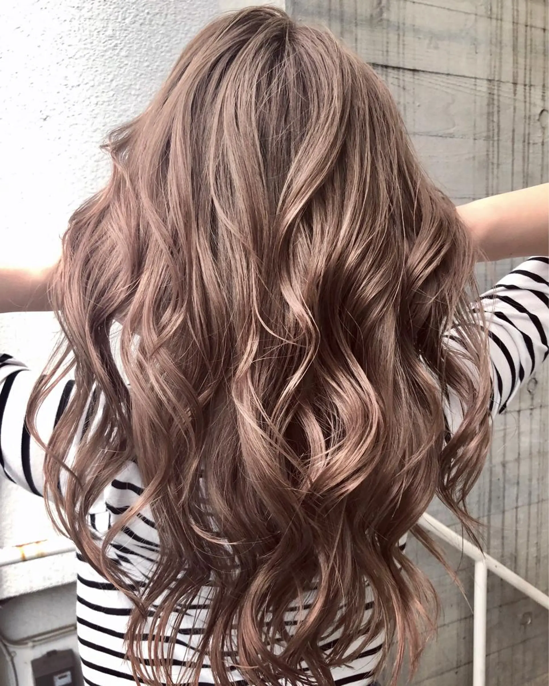 ロング カラー ベージュカラー コールネックスザサロン所属・白髪ぼかし×デザイン 🕊️🫧ホウジョウのヘアスタイル