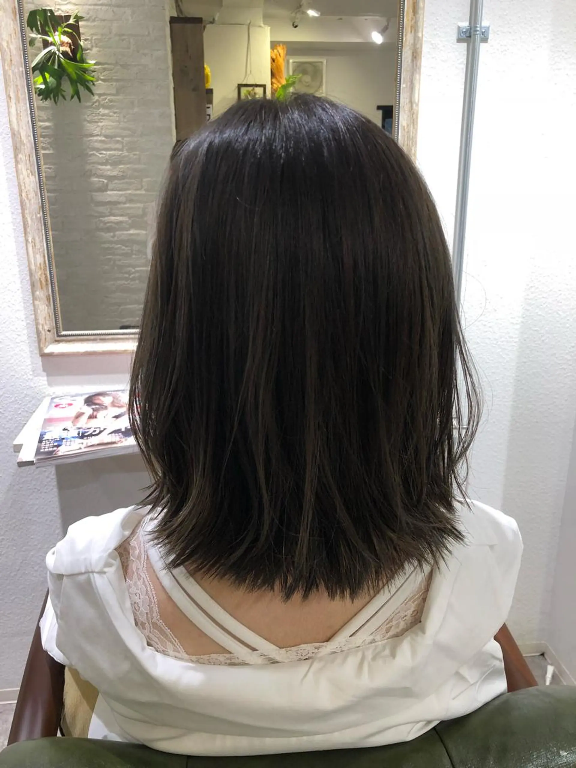 ミディアム カラー 渡辺 加菜子のヘアスタイル