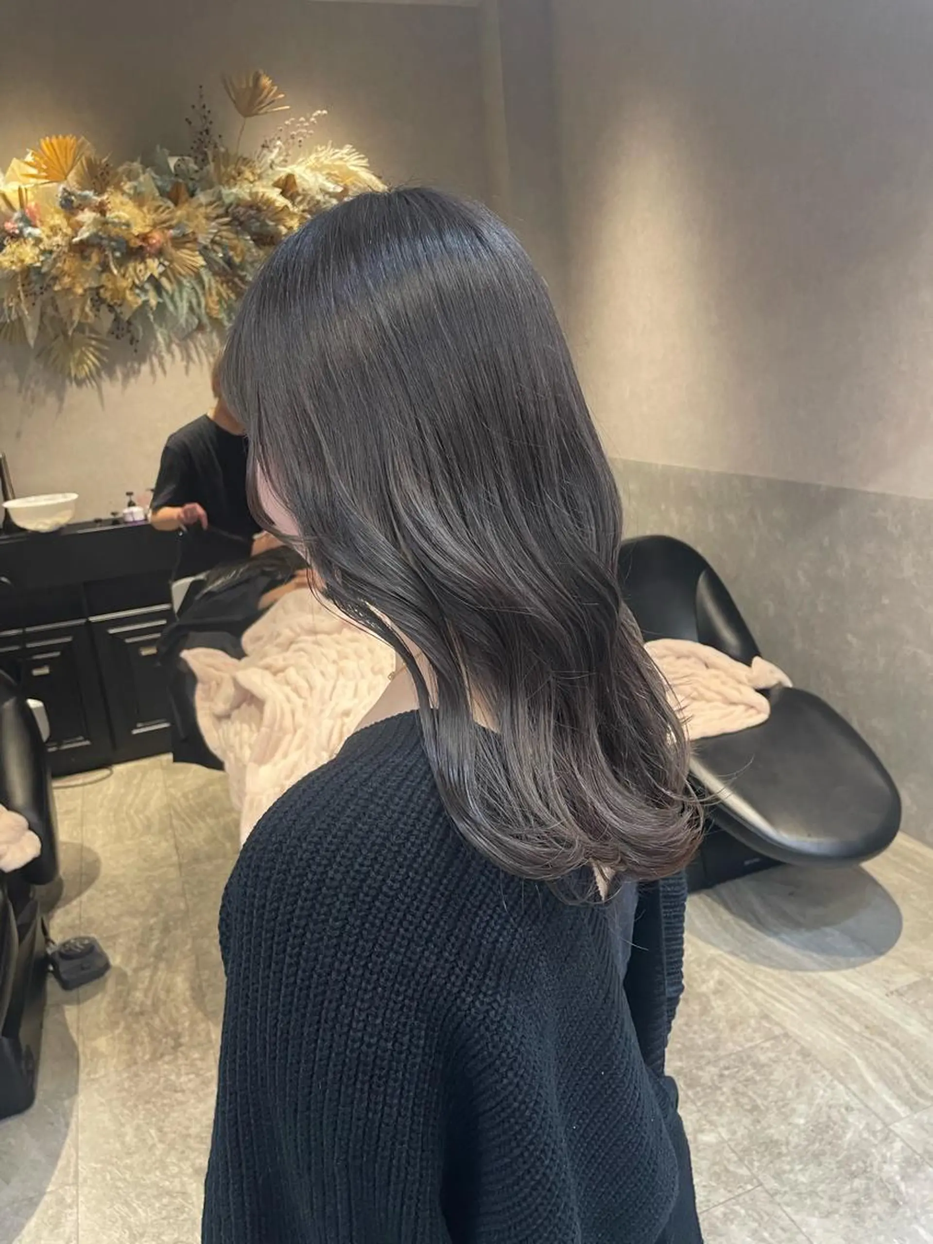 セミロング カラー グレージュ ヘアカラー トリートメント yuuto🌈 艶髪ダブルカラーのヘアスタイル