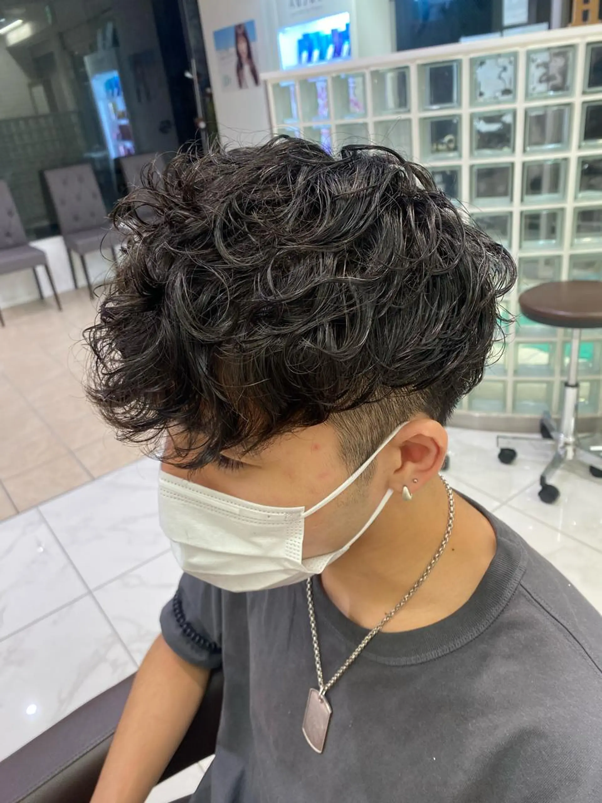 ショート パーマ メンズ スペインカール カット パーマ 長妻莉央/縮毛矯正 髪質改善カラーのヘアスタイル