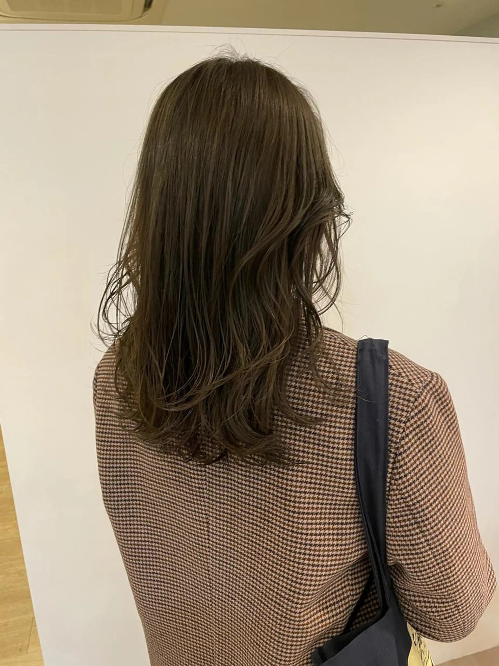 セミロング カット ヘアカラー 大迫 江梨のヘアスタイル