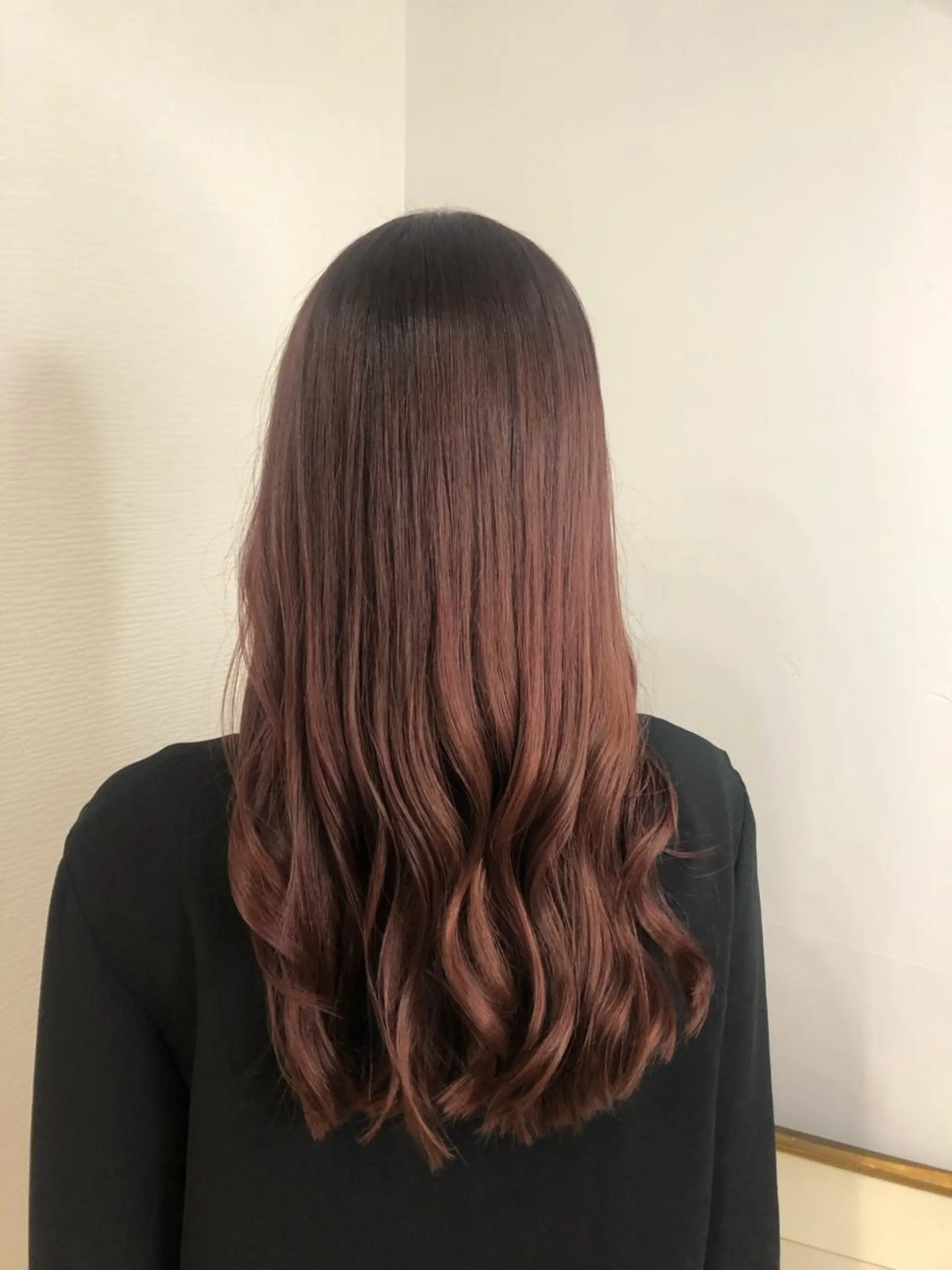 ロング カラー ブリーチ カシス ピンクカラー ヘアカラー トリートメント 🤍中野 レオ🤍のヘアスタイル