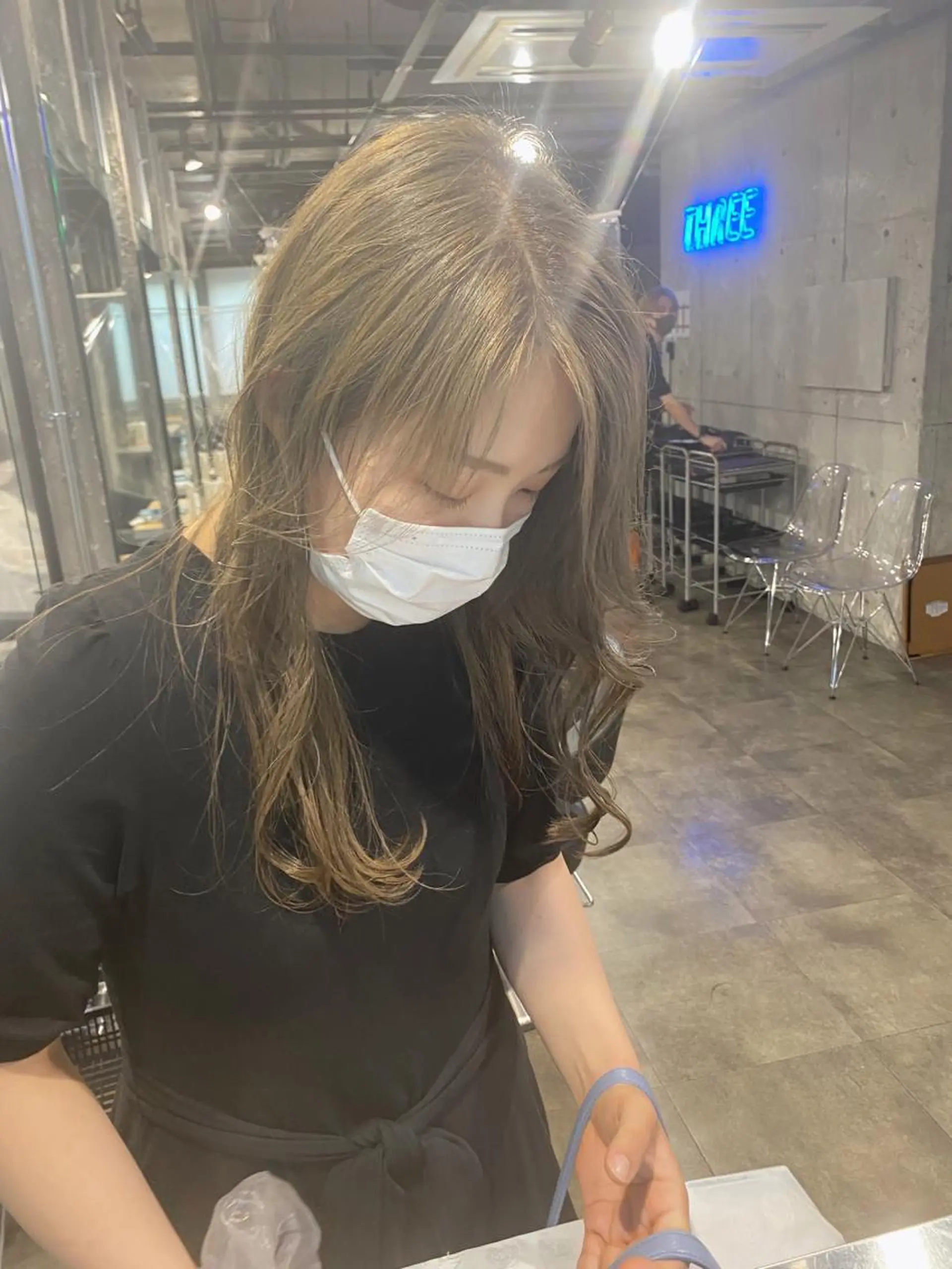 セミロング カラー 韓国ヘア暗髪 ダブルカラーメンズ可のヘアスタイル