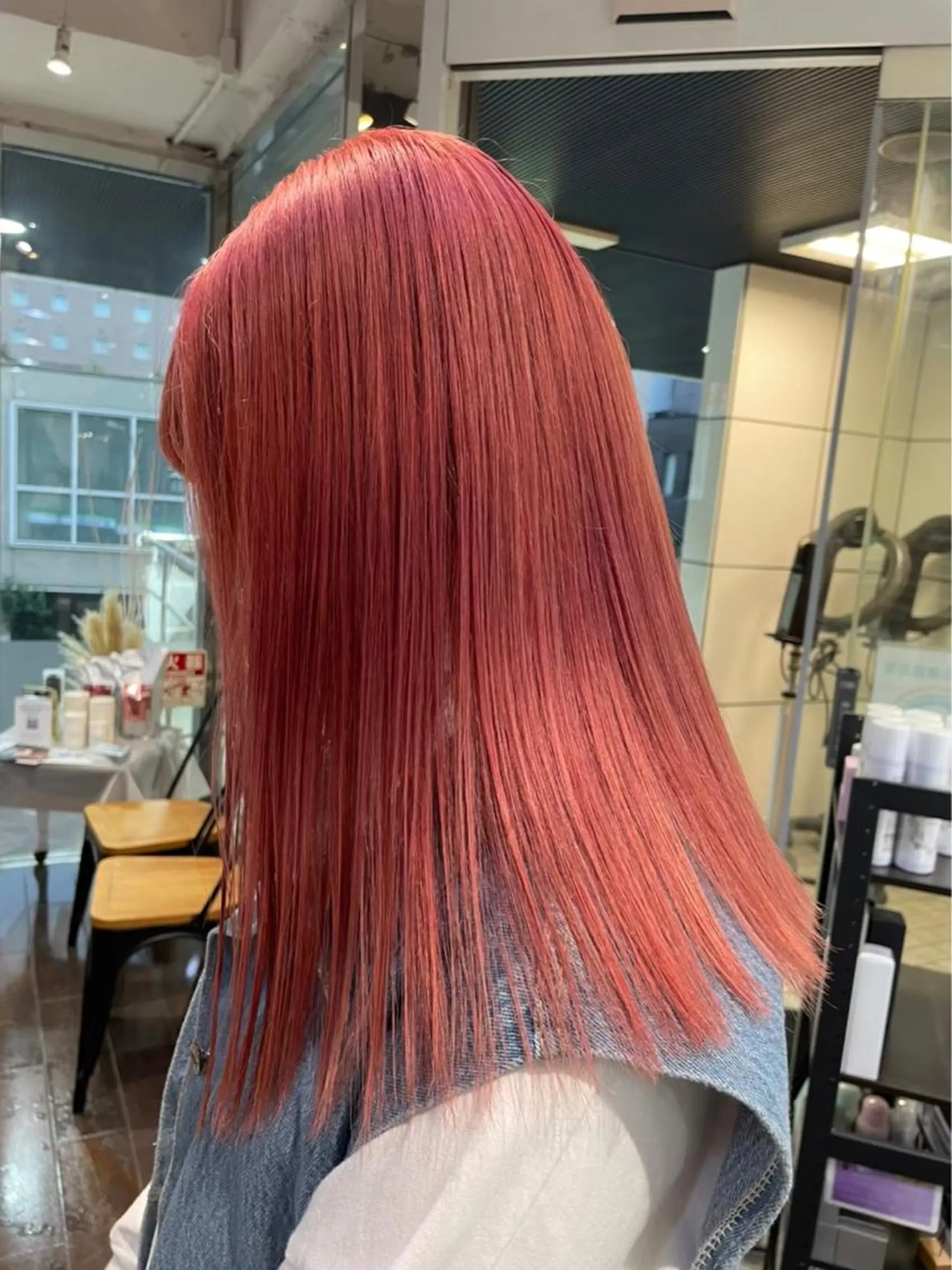 ロング カラー ベージュカラー 黒髪 ブリーチ ブルーカラー ブルーブラック ニュアンスネイル パーマ/コトミ🐸のヘアスタイル