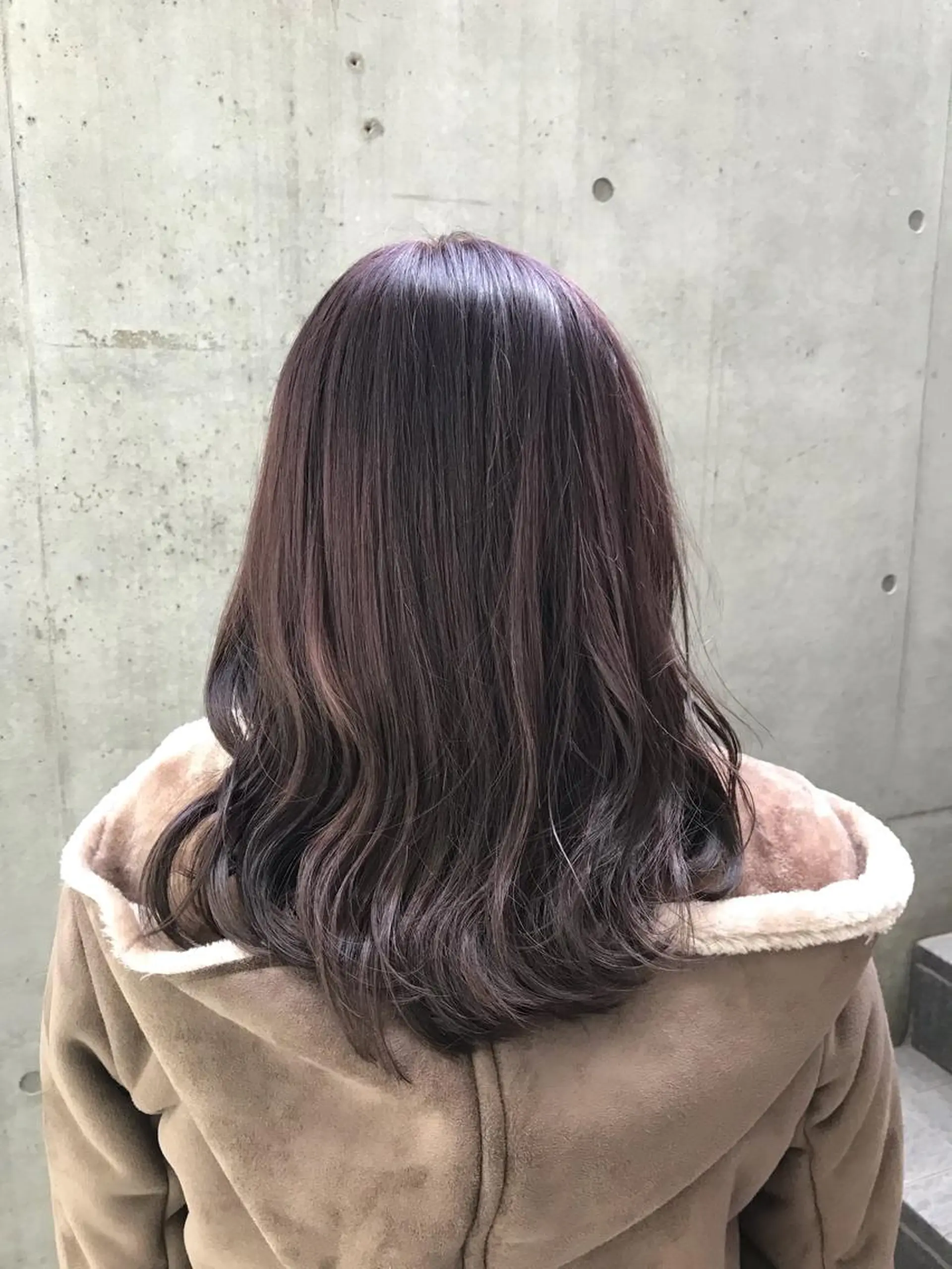 セミロング oshare tom (スタイリスト)所属・人気🌻《髪質改善》 平井 綾乃のヘアスタイル
