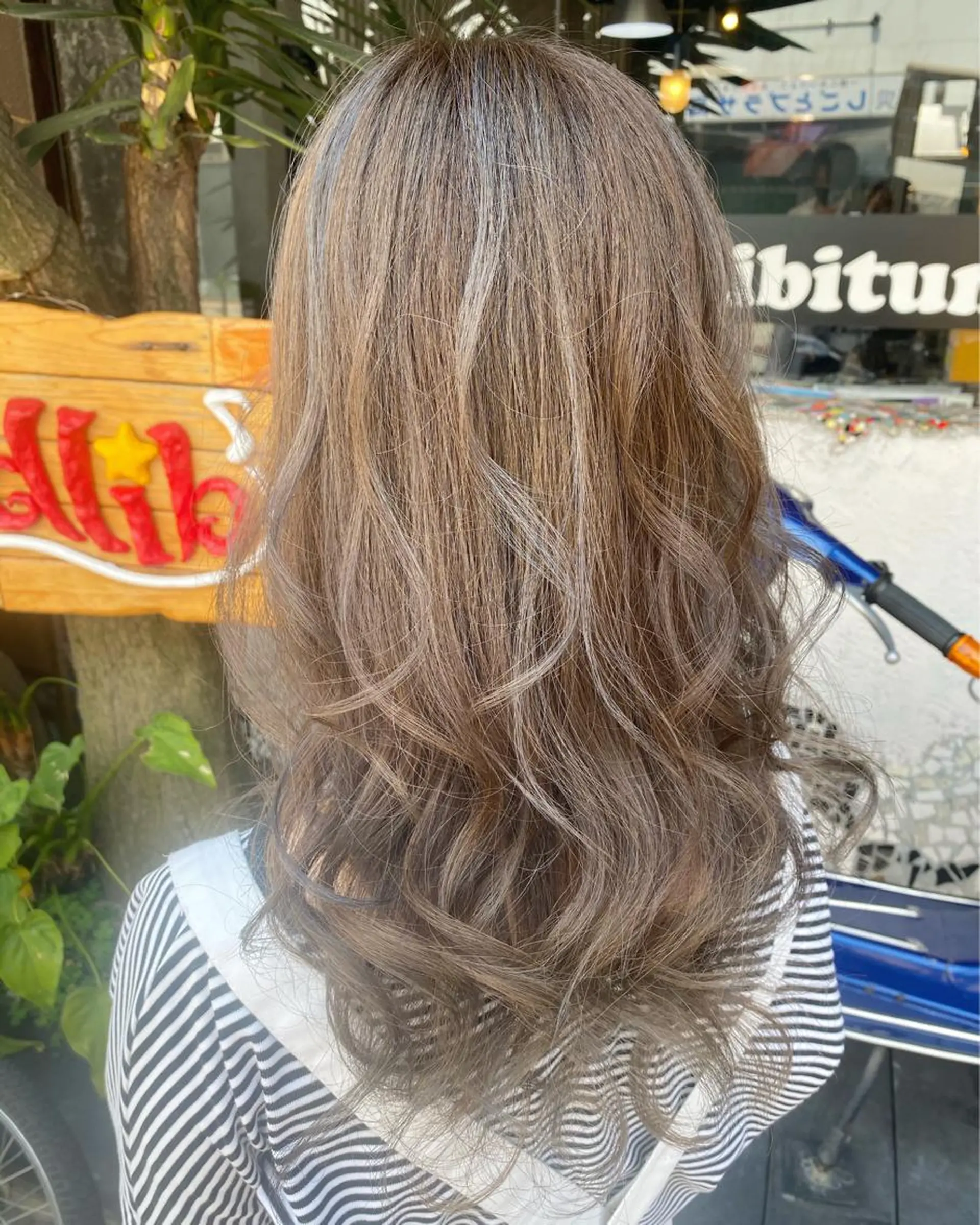セミロング ヘアカラー 玉木 育実のヘアスタイル