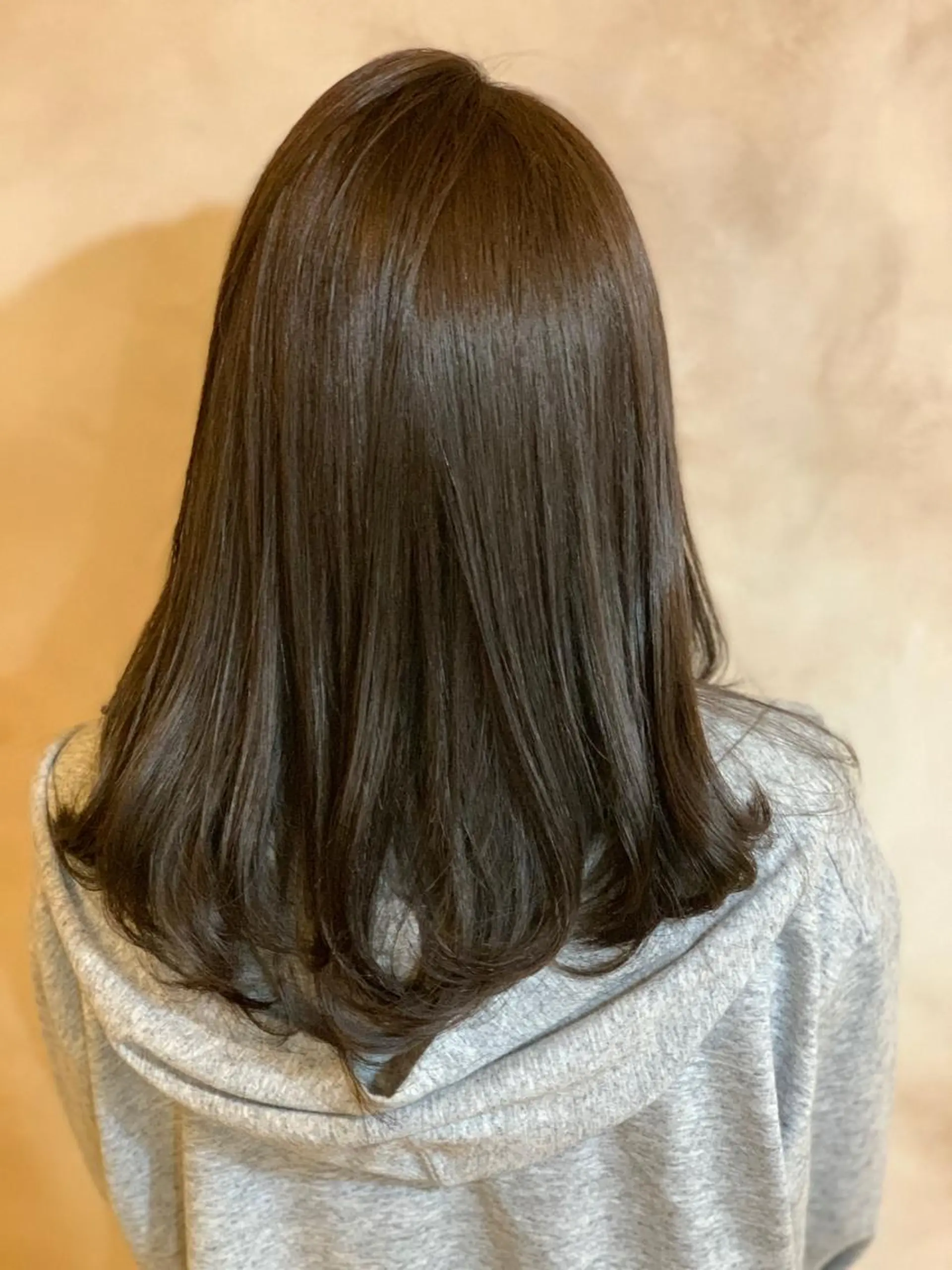 ミディアム カット ヘアカラー トリートメント siki. 石渡のヘアスタイル