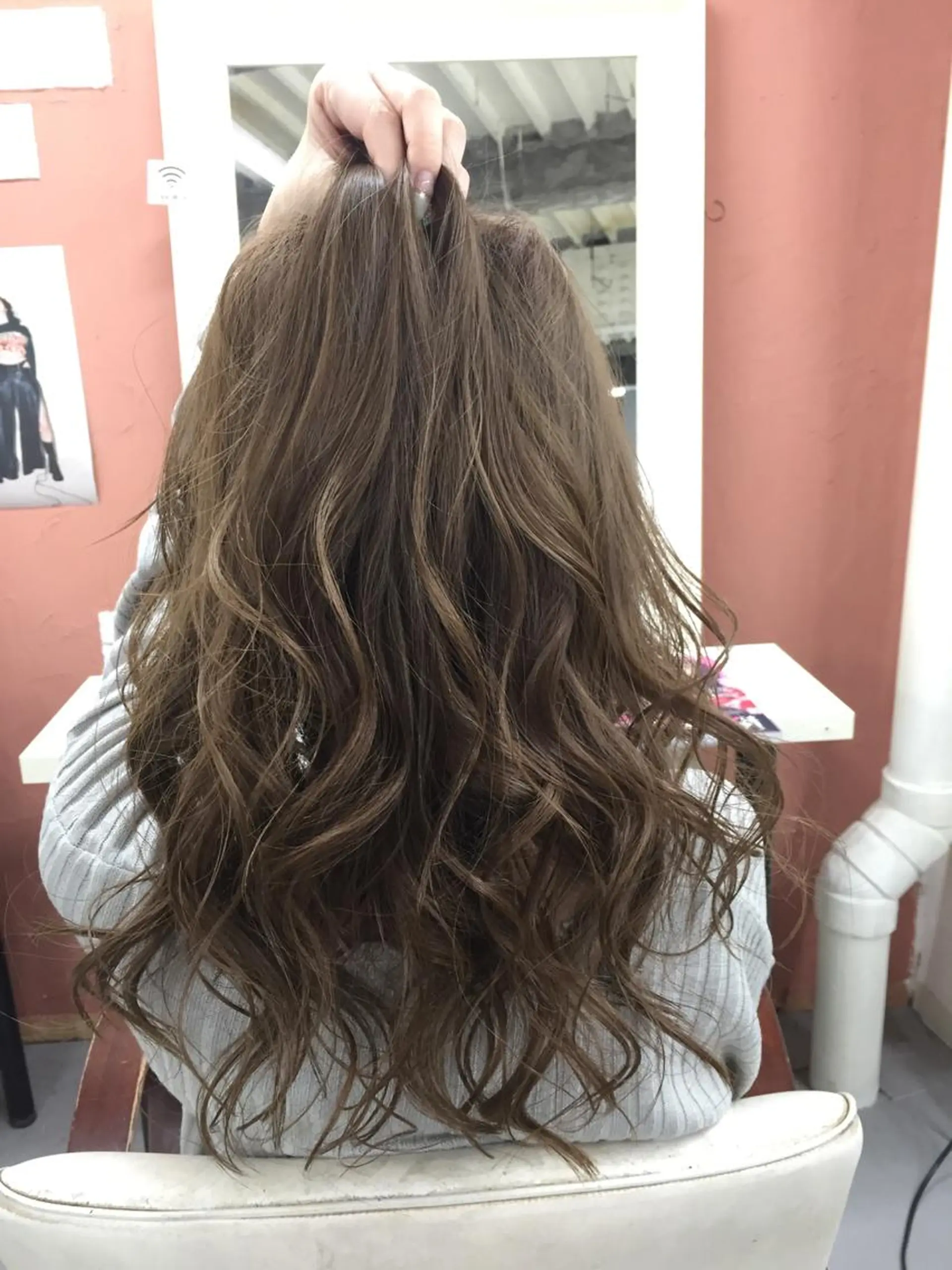 ロング カラー パーマ ヘアアレンジ ベージュカラー ダークグレー ダークグレージュ グレージュ メッシュ 枝毛カット＆髪質改善 満足NO.1岡しゃんのヘアスタイル