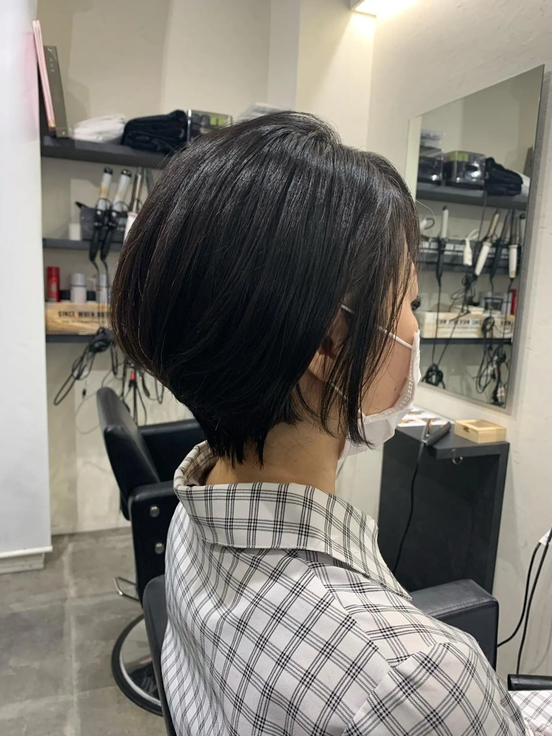 ショート ショートヘア 髪質改善 上品艶感カラーのヘアスタイル