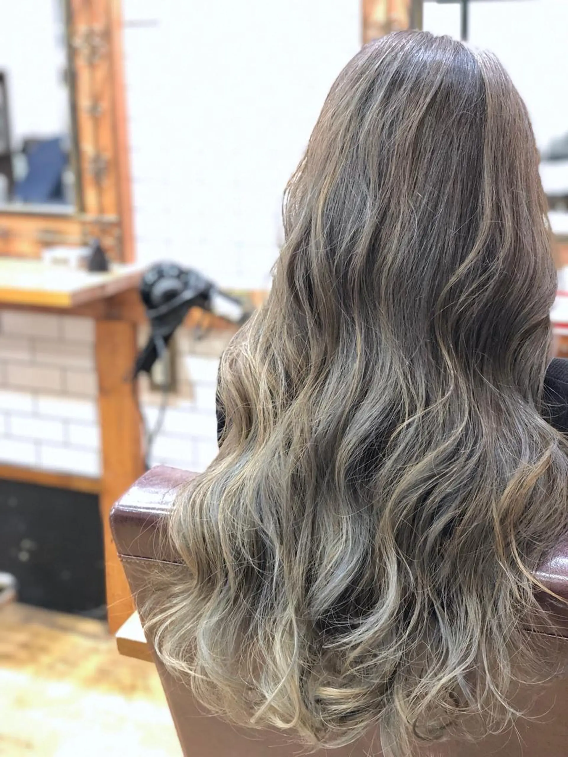 ロング カラー THREE所属・THREE 関根大のヘアスタイル