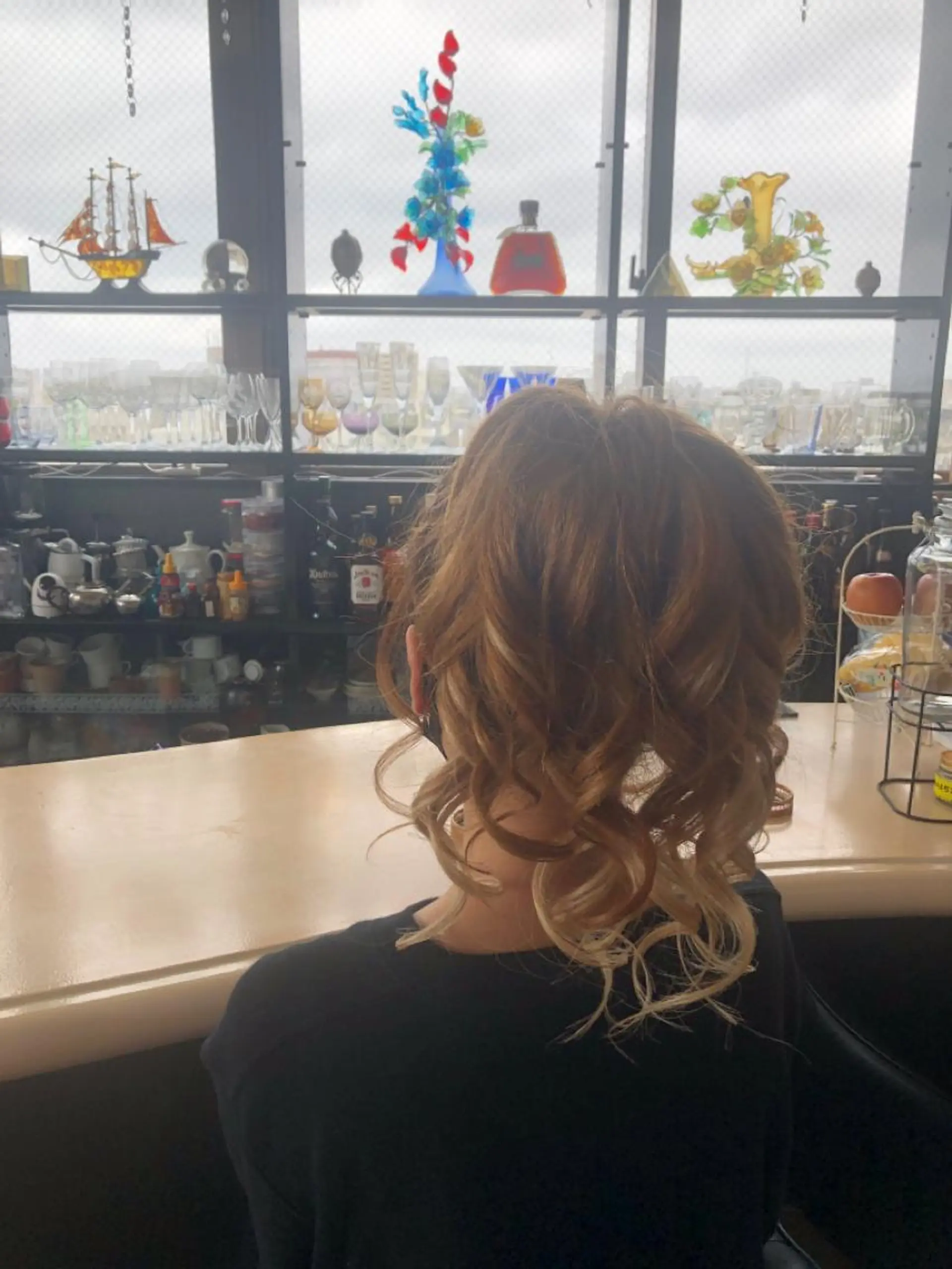 ロング カラー パーマ ヘアアレンジ マツエク・マツパ 銀河 ティンガーラのヘアスタイル