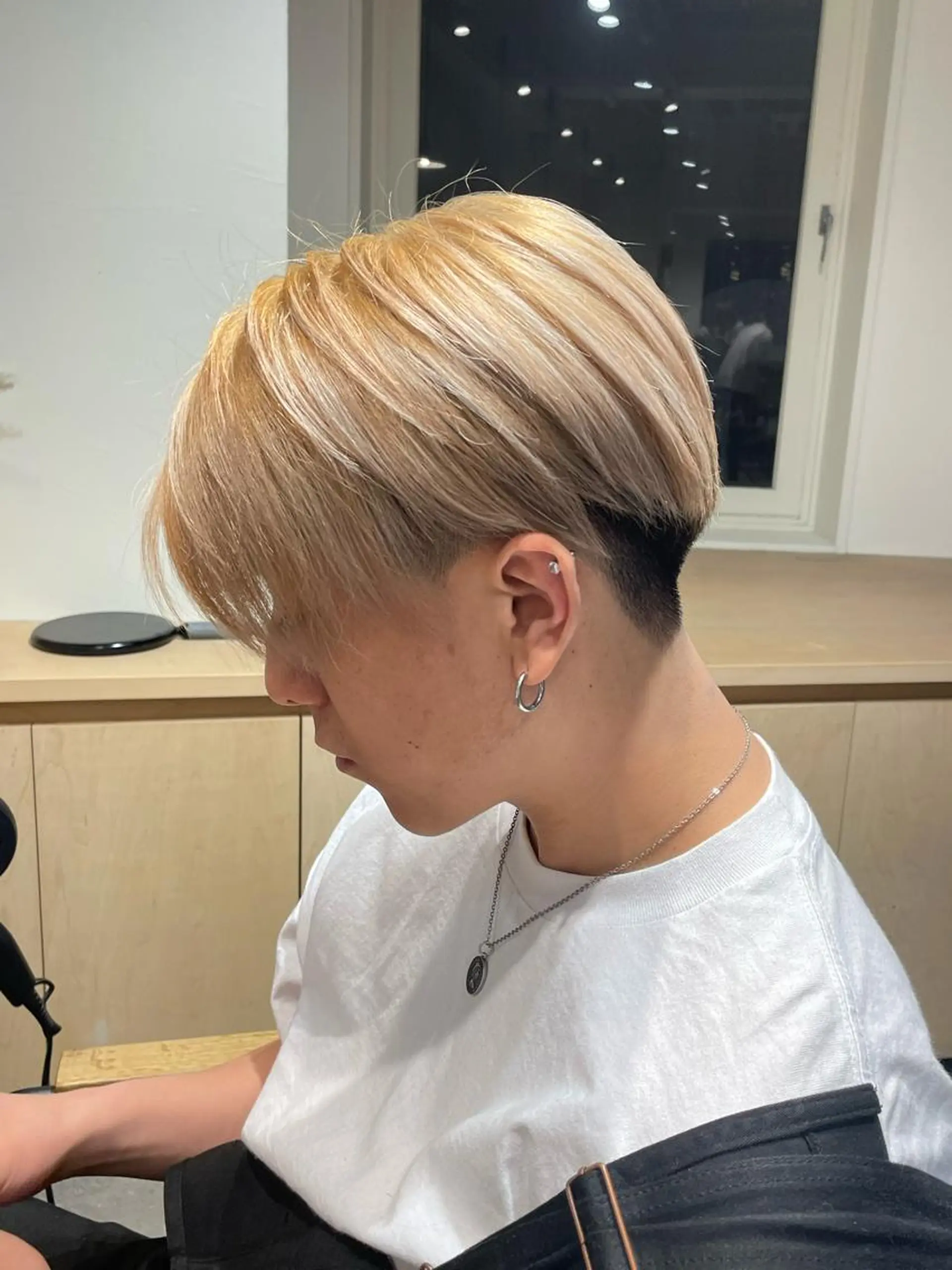 カラー メンズ ベージュカラー ホワイトベージュ Le'a所属・渋谷/フェード/ 國分 翔のヘアスタイル