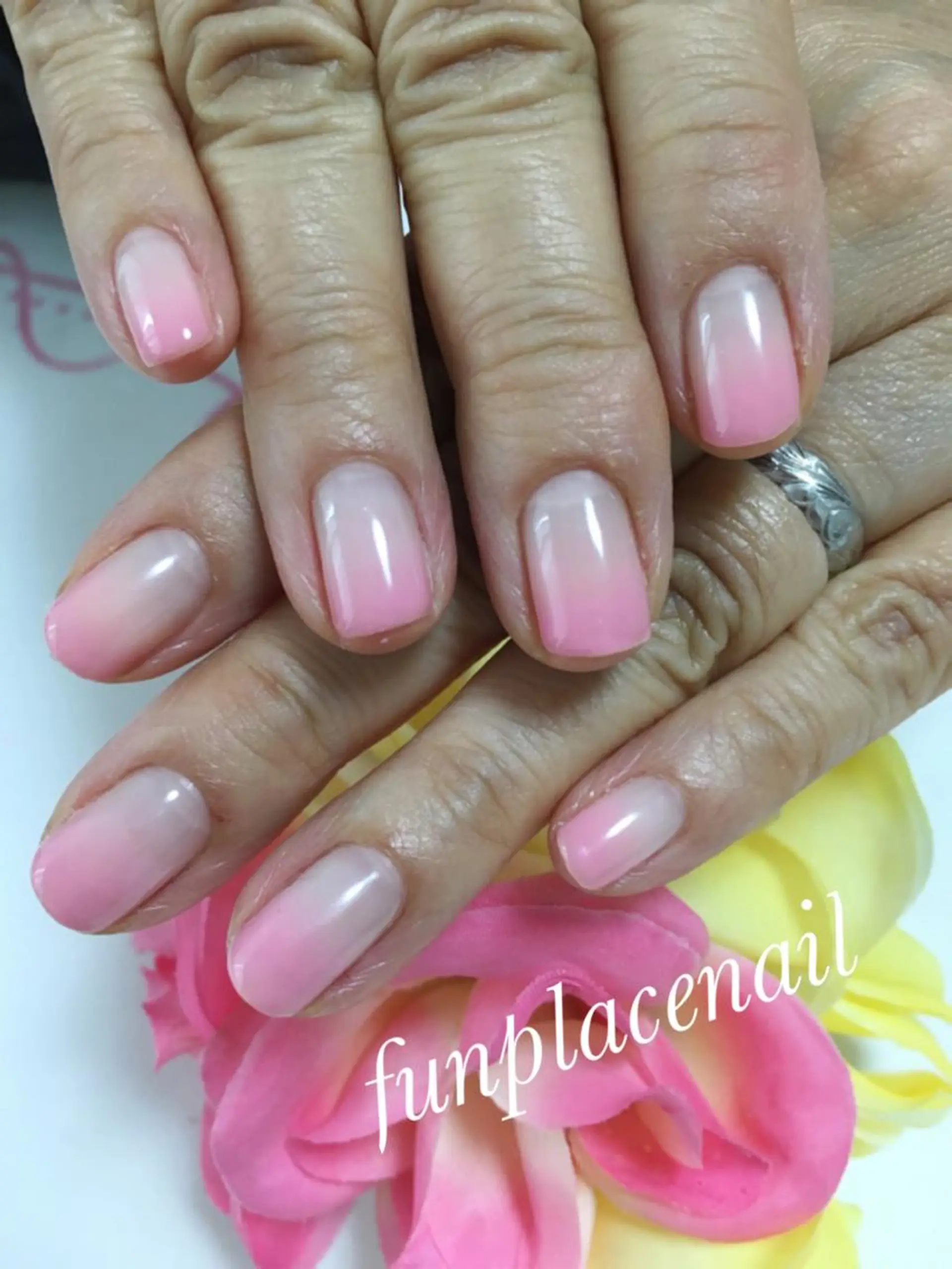 ショート ミディアム セミロング ロング カラー パーマ ヘアアレンジ メンズ キッズ ネイル まつエク シンプルネイル nail salon&school felice所属・フェリーチェ瑞江店 新山のネイルデザイン